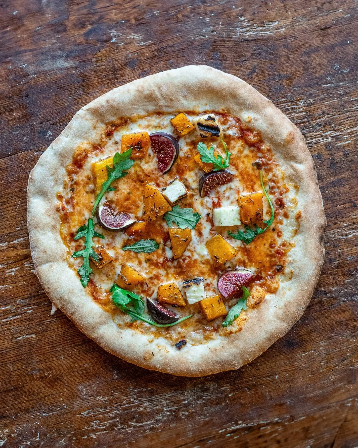 Charlie&rsquo;s open from 5 PM today! 
Have you tried our Honey, Pumpkin, Fig &amp; Halloumi Wood-Fired Pizza yet? 🍕

📞 To order, call us on 01728 727167

Come hungry &ndash; leave happy! 💛

#woodfired #woodfiredoven #framlingham #suffolk #suffolk