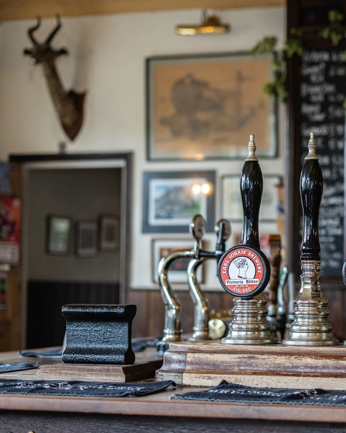 Your stop for good times. 🚂🍻🍽️🍕

#framlingham #suffolk #eastanglia #woodfiredpizza #goodfood #gooddrink #suffolkpub #bestpub #englishpub #britishpub #local #suffolkphotographer