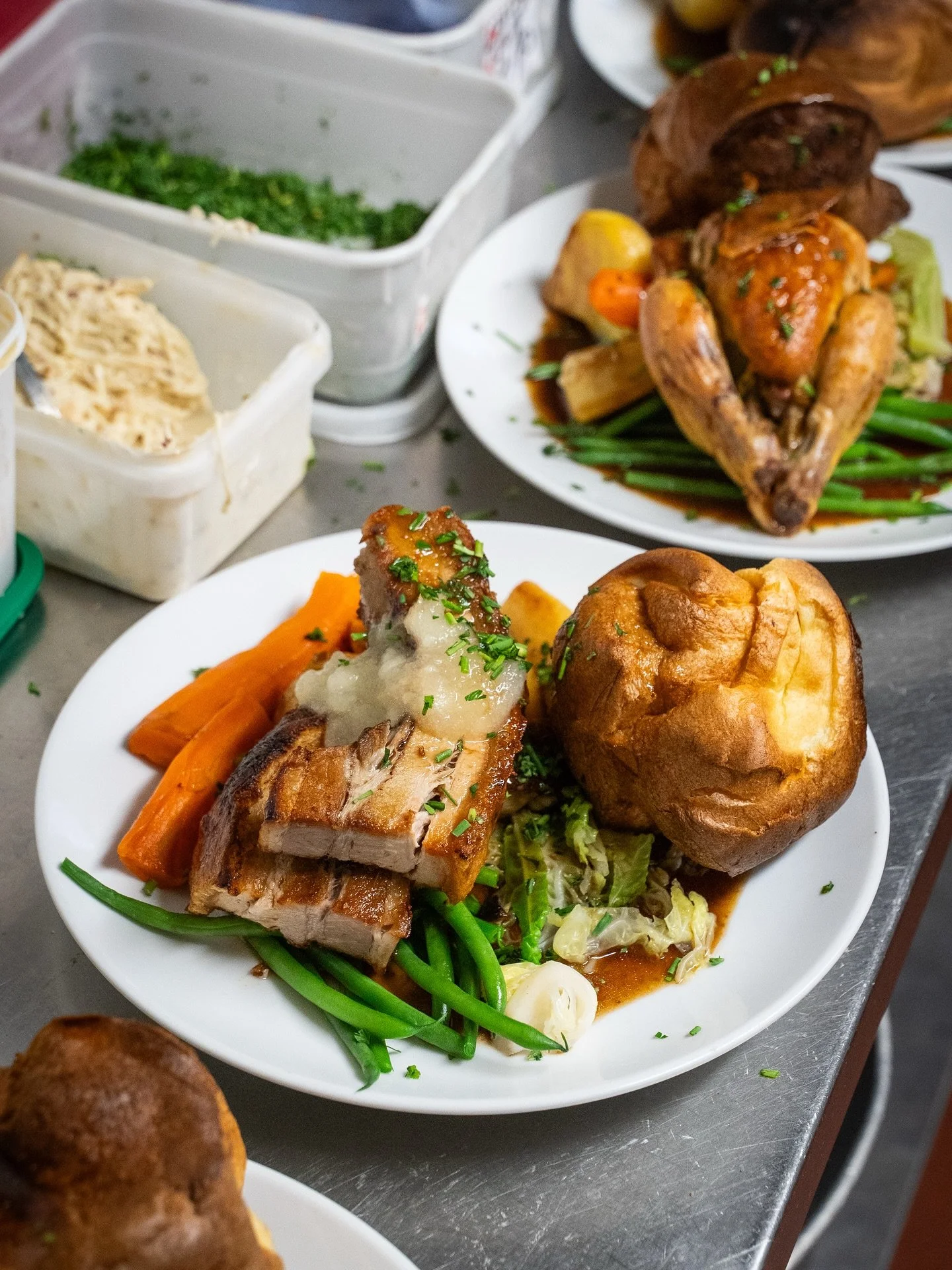 Sunday Roasts starting at 12pm onwards&hellip;

To book a table please phone 01728 723455

#framlingham #suffolk #roast #roastpork #roastbeef #roastdinner #roastchicken #brisket #sundayfunday