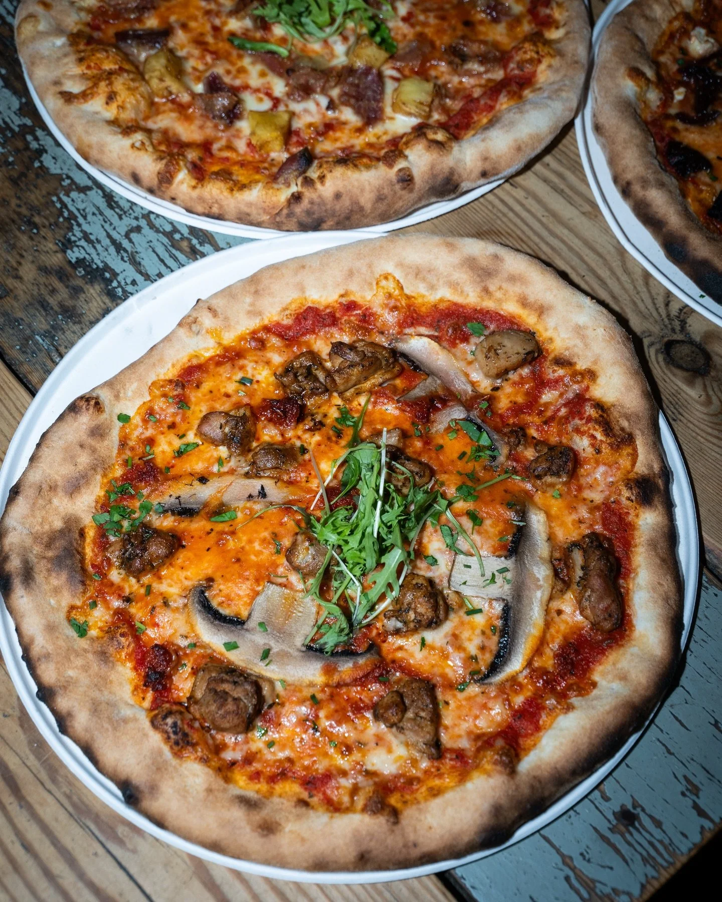 Our woodfired oven fires up at 5pm and we&rsquo;ve dropped some new pizzas we&rsquo;re seriously proud of.
Crispy bases, bold toppings, zero regrets.

To order please phone 01728 727167

#woodfiredpizza #pizza #yummy #suffolk #suffolkpub