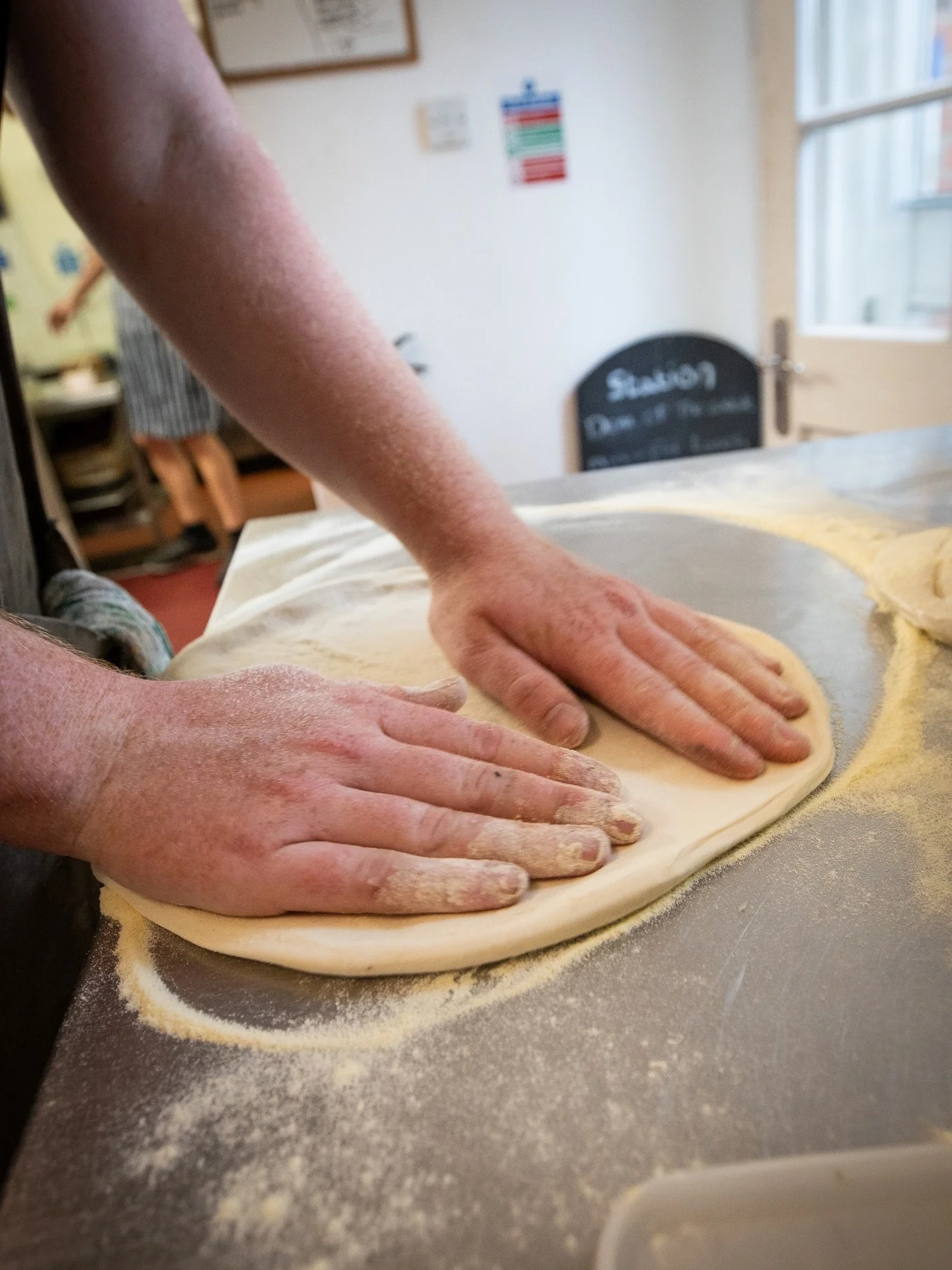 Thursday nights done right&hellip;

Pizza Room &amp; Pub open at 5pm
Kitchen serving from 6pm

To order a Pizza please call 01728 727167
To book a table please call 01728 723455

#suffolk #suffolkpub #woodfiredpizza #goodfood #foodies