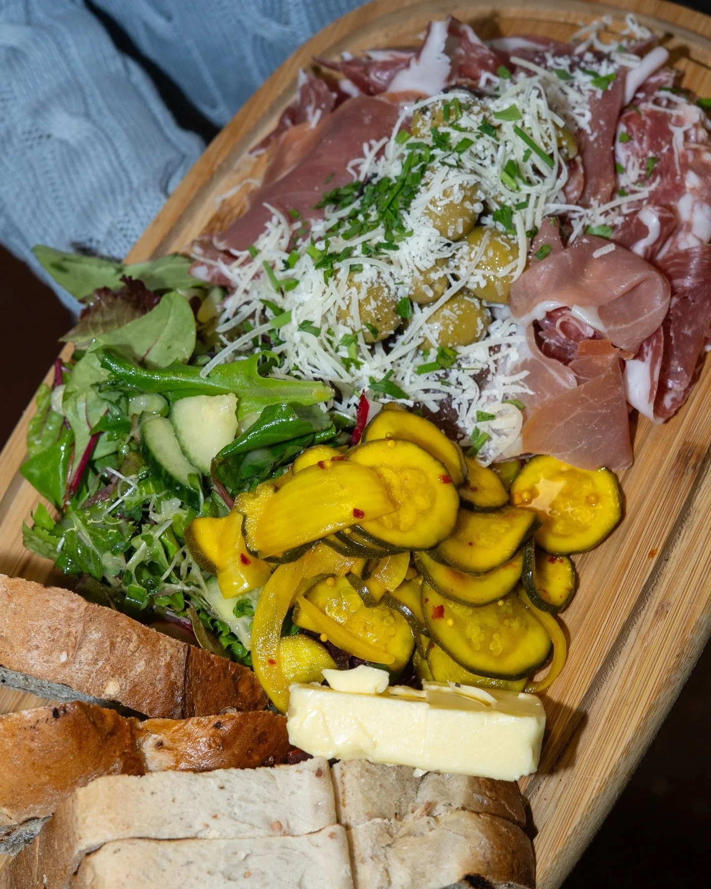 Where candlelight meets comfort, and good food meets good company ❤️💛 

Valentine&rsquo;s Day at The Station. 

Tables available, please book via our website (link in bio)

#valentinesday #suffolkpub #cosypub #suffolk #framlingham