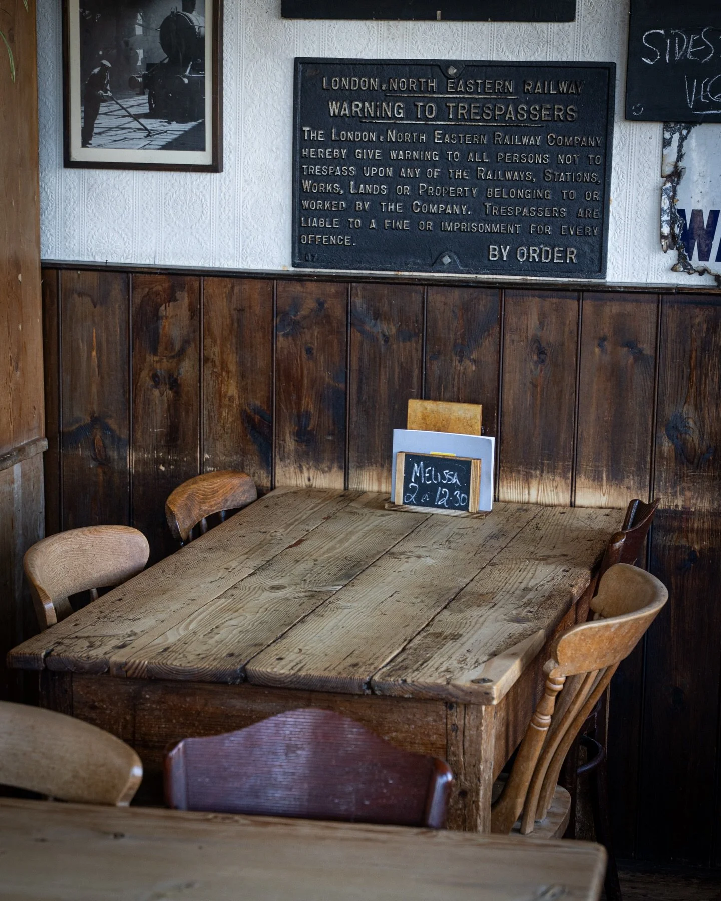 Have you tried our scrumptious homemade sausage rolls or pork pies?

Perfect with a pint! 

#framlingham #suffolk #sausagerolls #porkpie #suffolkpub