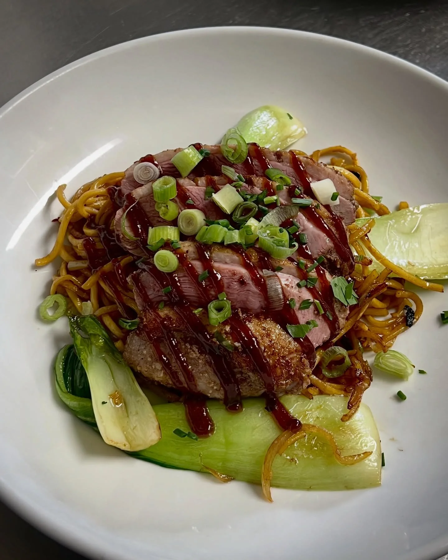 5 spice duck breast 
Silky egg noodles 
Crisp pak choi 
Rich hoisin glaze

Balanced, bold, and built for service.

#framlingham #suffolk #duck #eggnoodles #suffolkpub