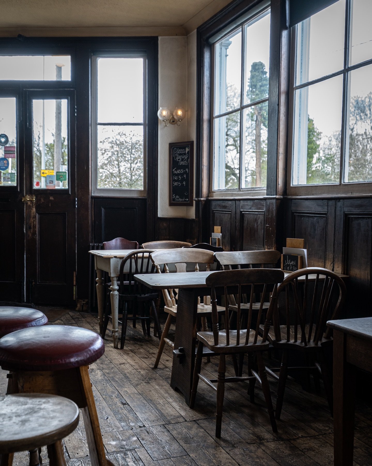 Lots of delicious dishes on the menu at the moment&hellip;

Have you tried our charcuterie board to start? Perfect for sharing&hellip; or not

Then maybe enjoy locally sourced Orford-caught seabass with asparagus, new potatoes, sprouted broccoli &amp