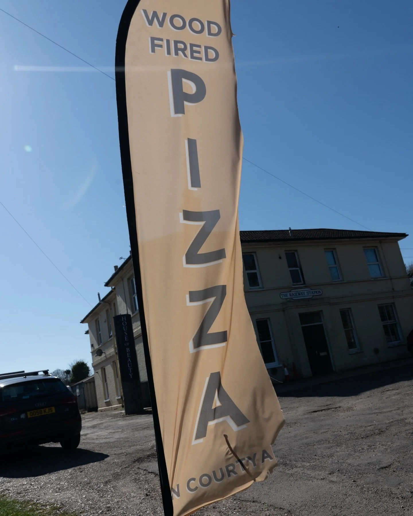 Woodfired Pizza starting at 5pm!

To order please phone 01728 727167

#woodfiredpizza #suffolk #pizzalover #suffolkpub #framlingham