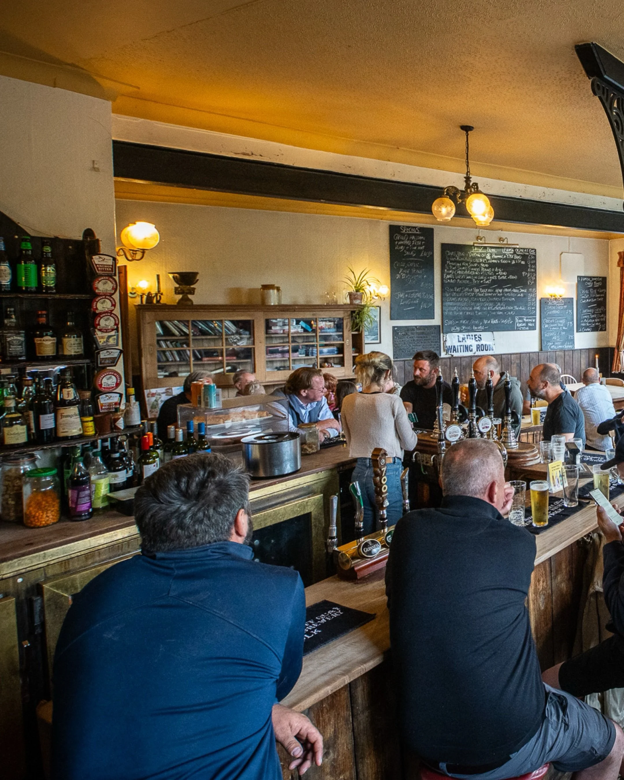 Ready for another week 🫡

Who's had enough of Monday? Pint time.....

#suffolk #suffolkpub #eastanglia #framlingham #pub
