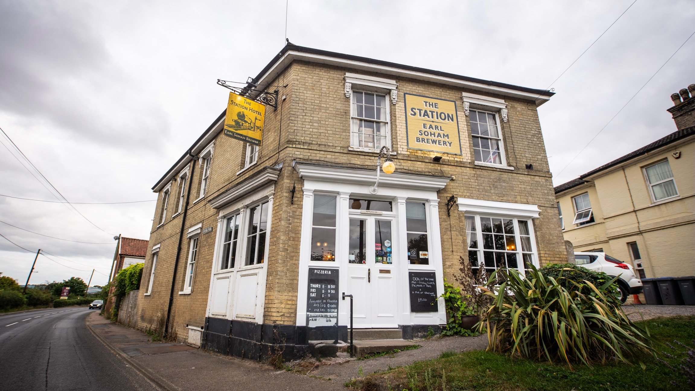As the weather turns, The Station gets warmer. 

#framlingham #suffolk #suffolkpub #localpub #yummyfood