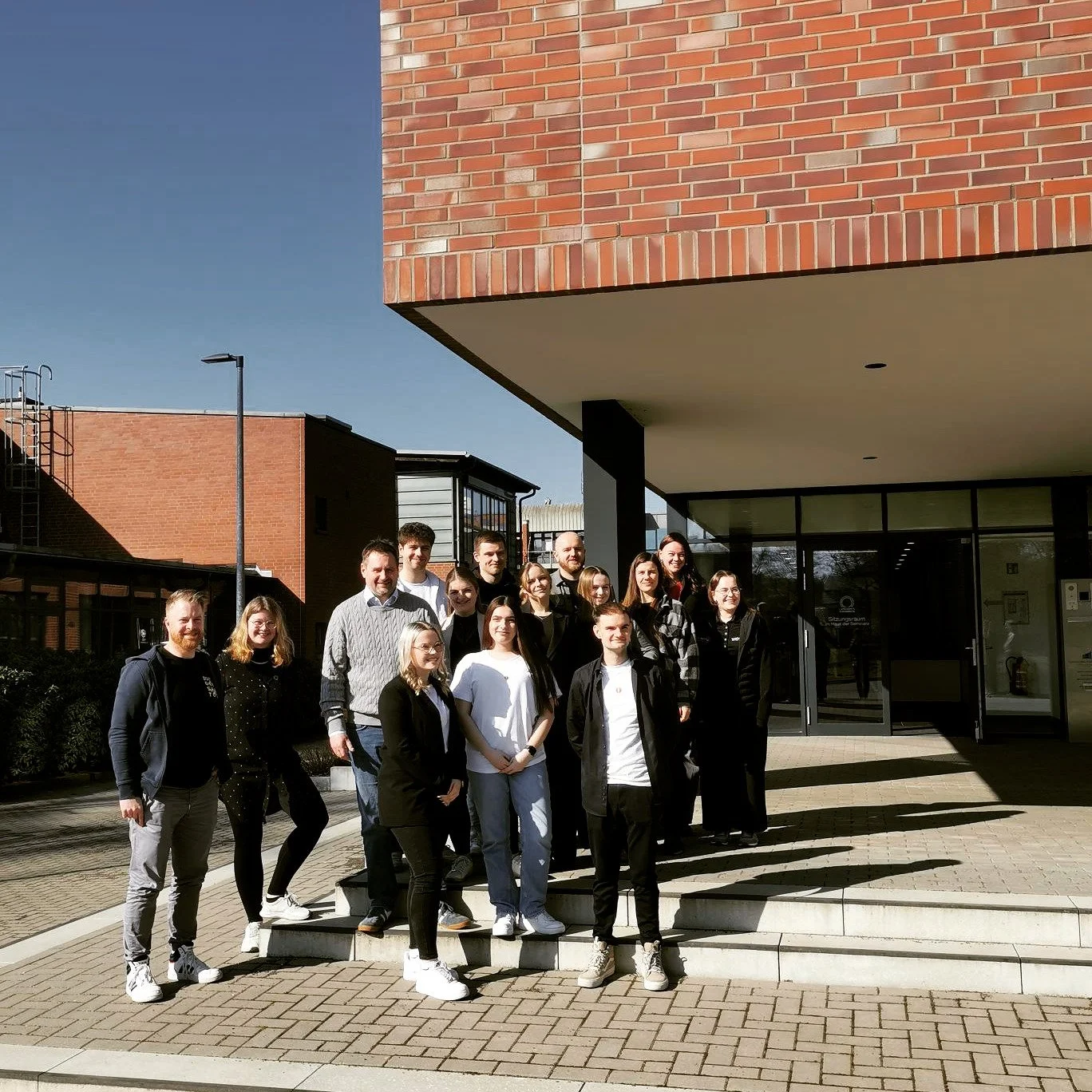 🌟 Ein Tag voller Inspiration, Innovation und Nachhaltigkeit! 🌟

Letzten Donnerstag war es soweit: Unsere Abschlussveranstaltung der SDG-Scouts in Osnabr&uuml;ck &ndash; und was f&uuml;r ein Erfolg! Vier Unternehmen wurden f&uuml;r ihre herausragend