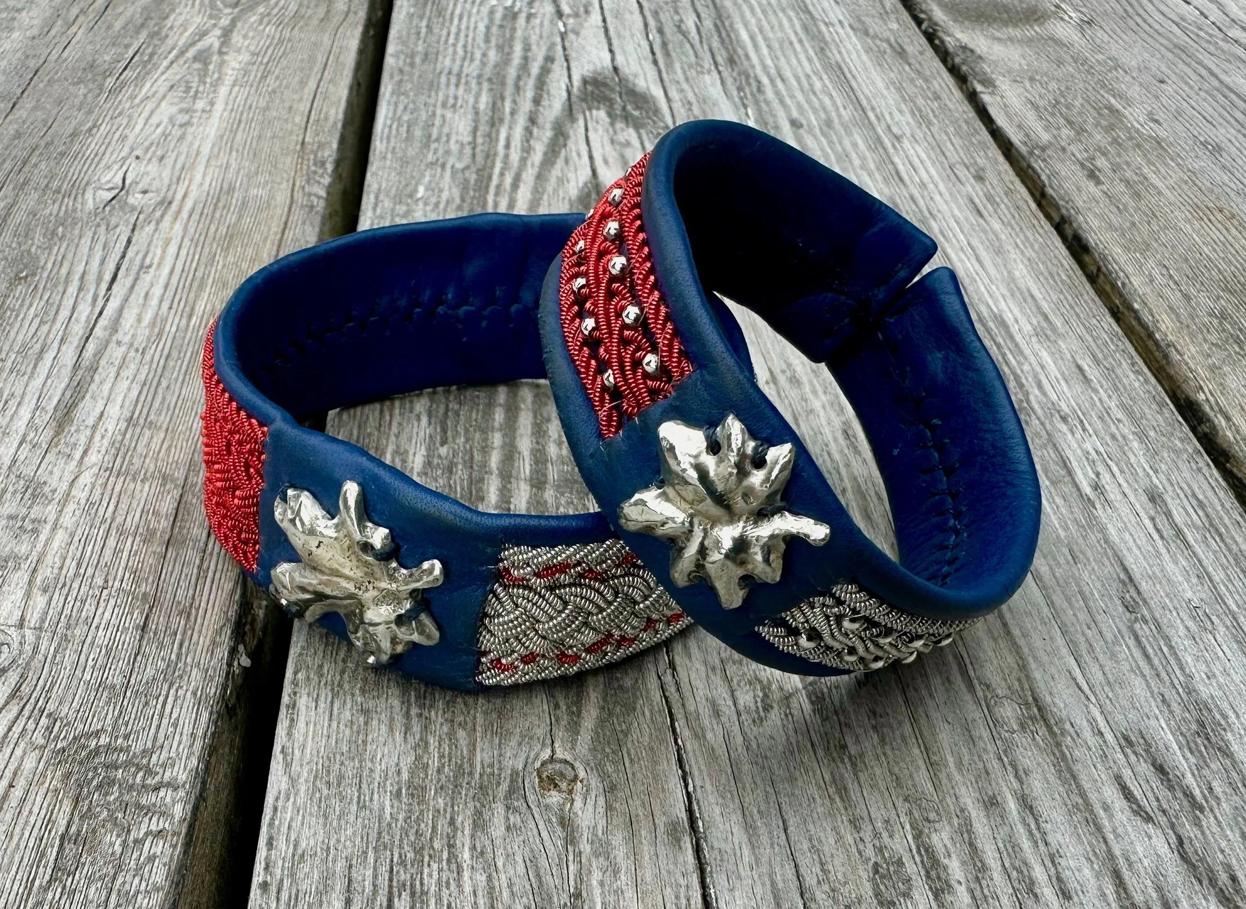 "Canada armband" med handsmidda lönnlöv i tenn