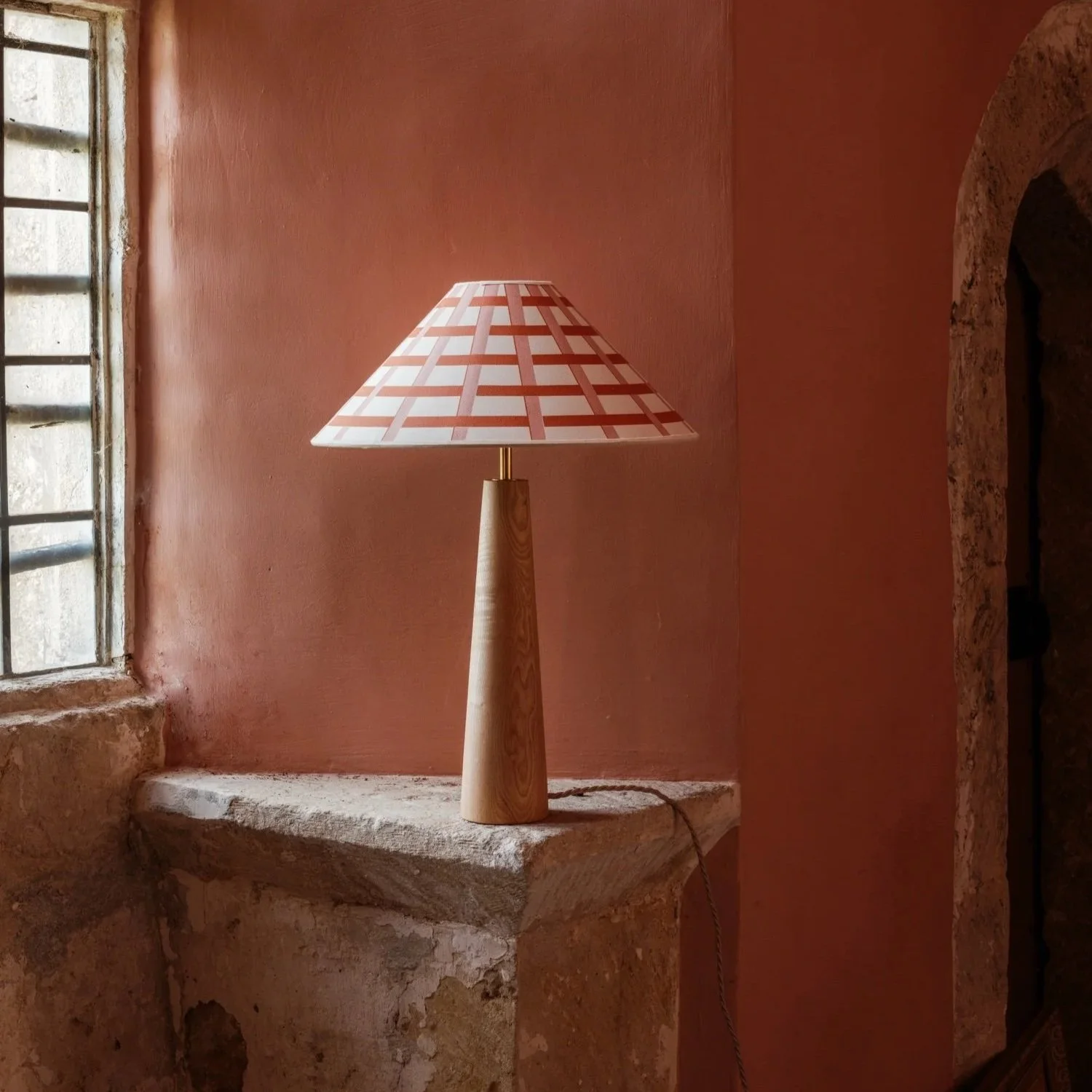 Carousel-x-Jessie-de-Salis_Weave-Terracotta-Pink_Lifestyle_Credit-Dave-Watts_web.jpg