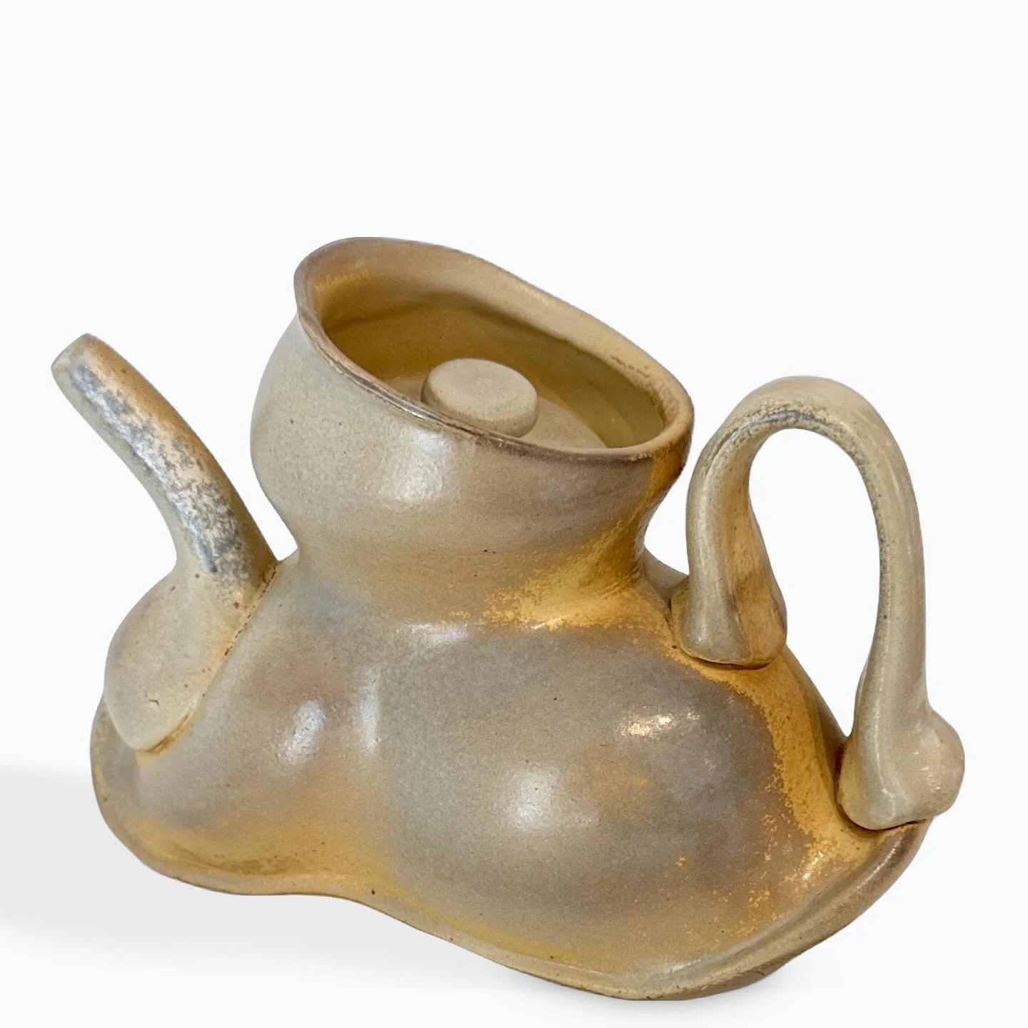 Mat Wheeler’s “Spooter” teapot. Thrown, assembled and altered soda fired, stoneware, cooled in reduction with glaze.
#available #ceramics #pottery #teapot #clay #ceramicartist #stoneware #craft #gifts #giftideas #holidays #mirrorba