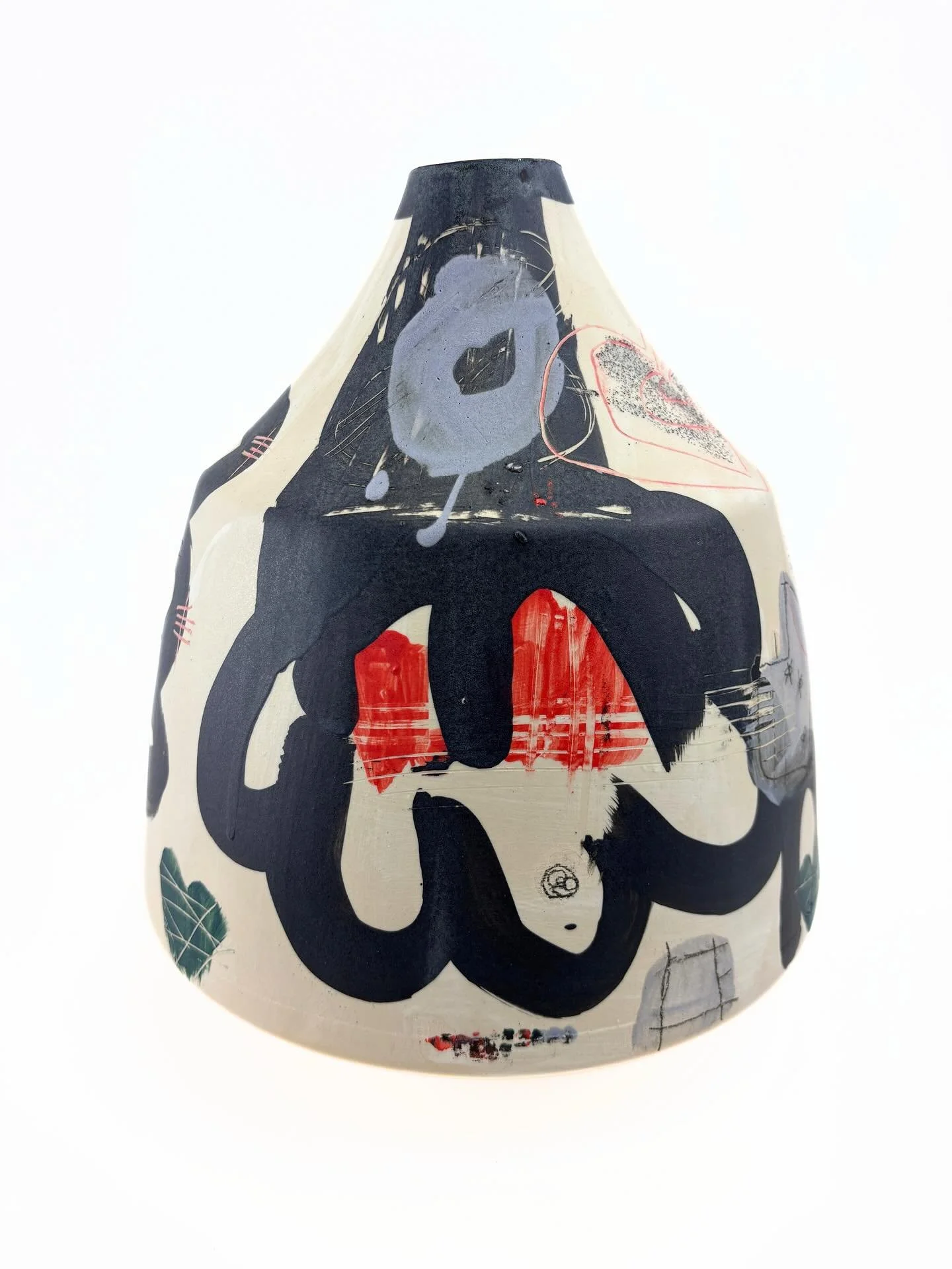 “Come On Over” ceramic vessel by @bethelliottstudio ❤️❤️
#clay #ceramic #craft #art #graffiti #graffitiart #giftideas #home #design #artcollector #asheville #wnc #tryon #mirrorballgallery