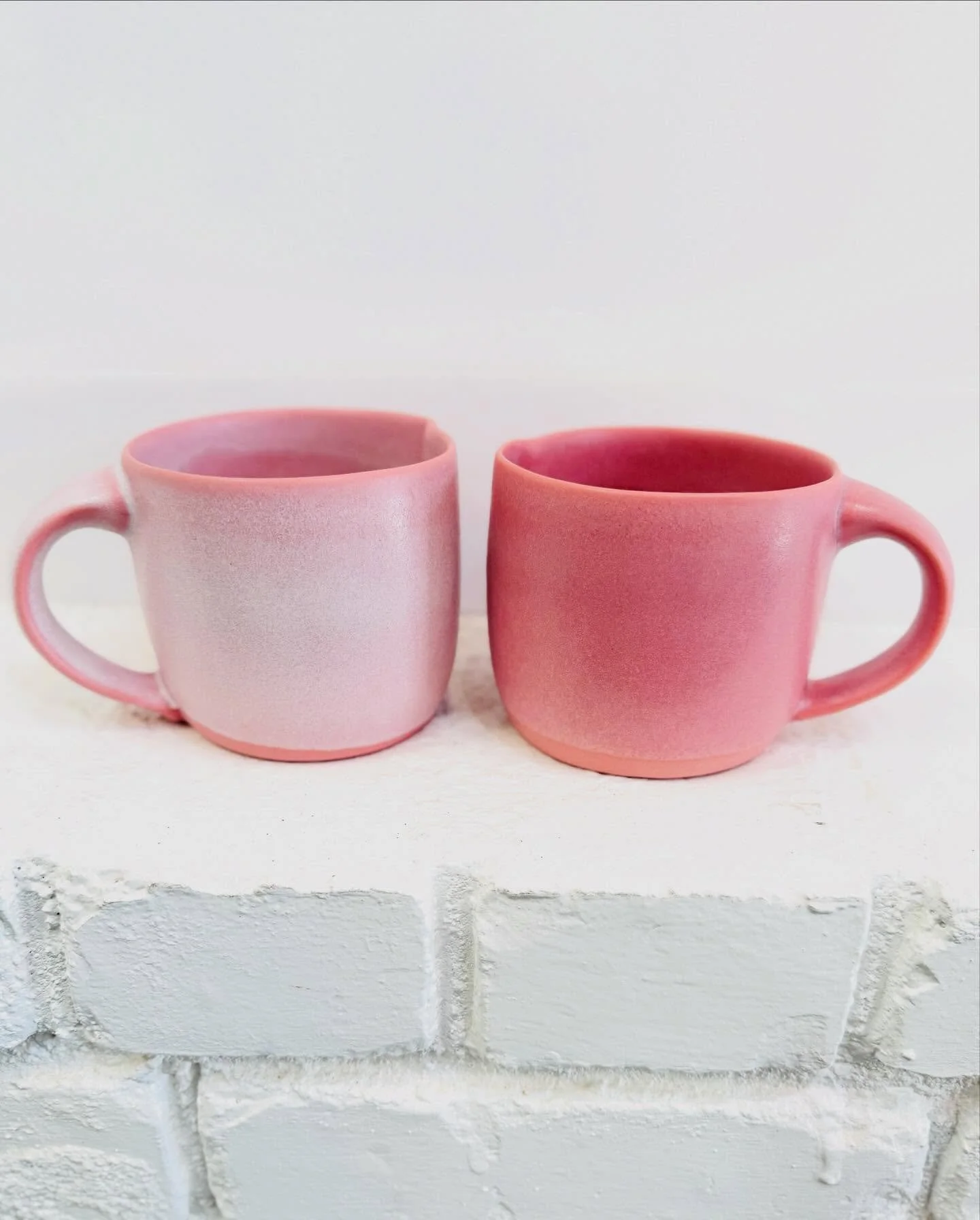 Pink is always in! Take home these Notch Mugs by @stormieburns 💝 

#ceramics #mug #art #clay #pottery #maker #coffeemug #gift #giftideas #holidays #shopsmall #wnc #tryon #mirrorballgallery