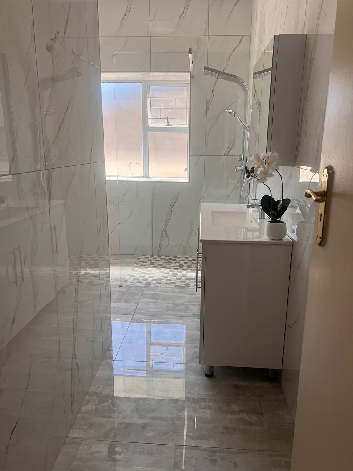 WhatsApp Image 2025-10-13 at 08.21.09_9f5803bc.jpg