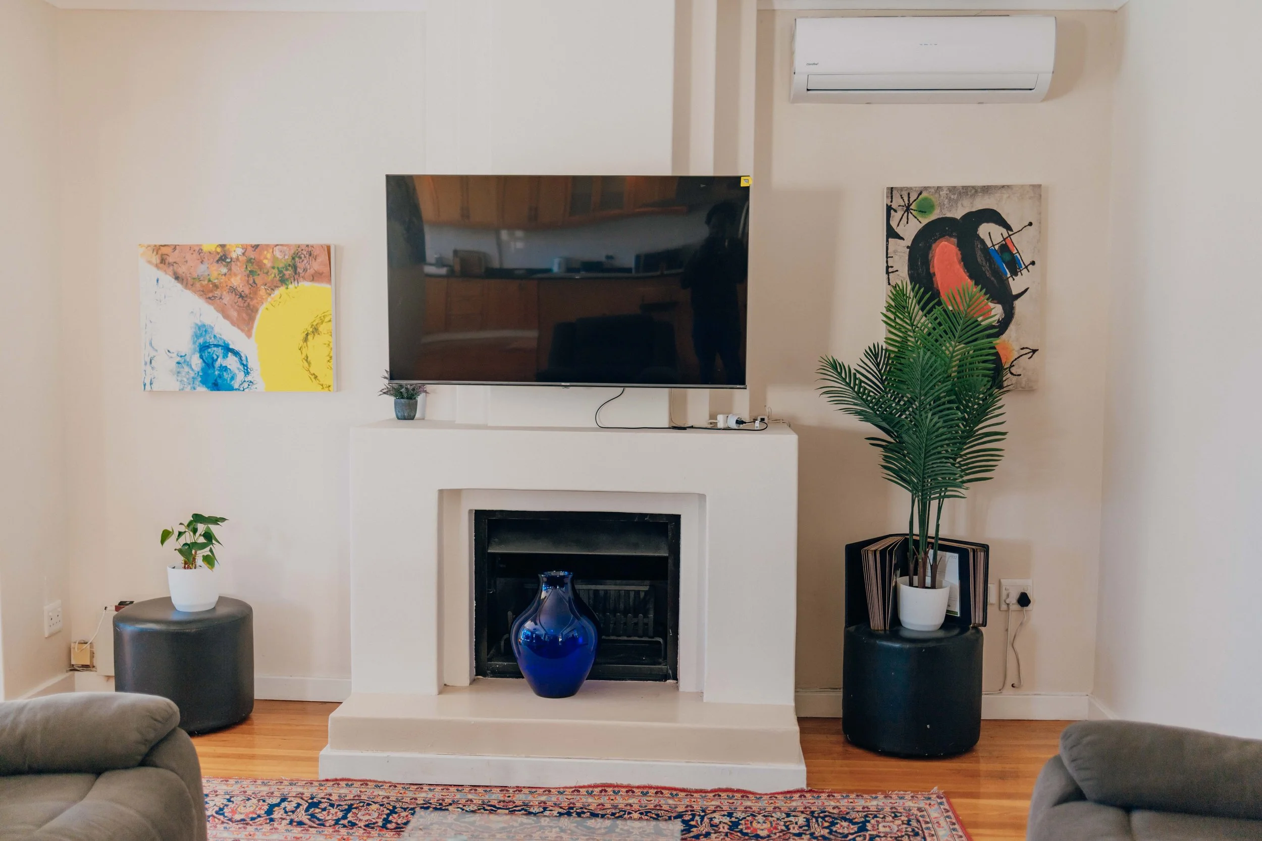 700tv.jpg