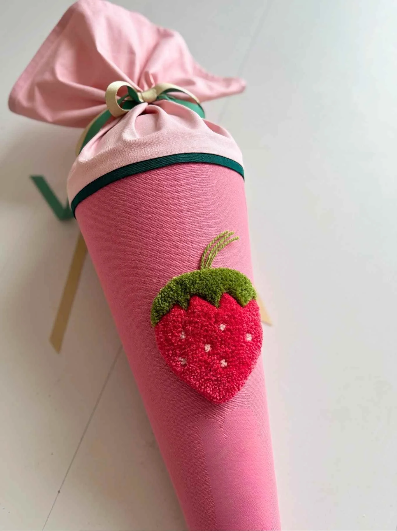 Handgenähte Schultüte mit Erdbeere — dein DIY Schultüten-Workshop bei Nürnberg