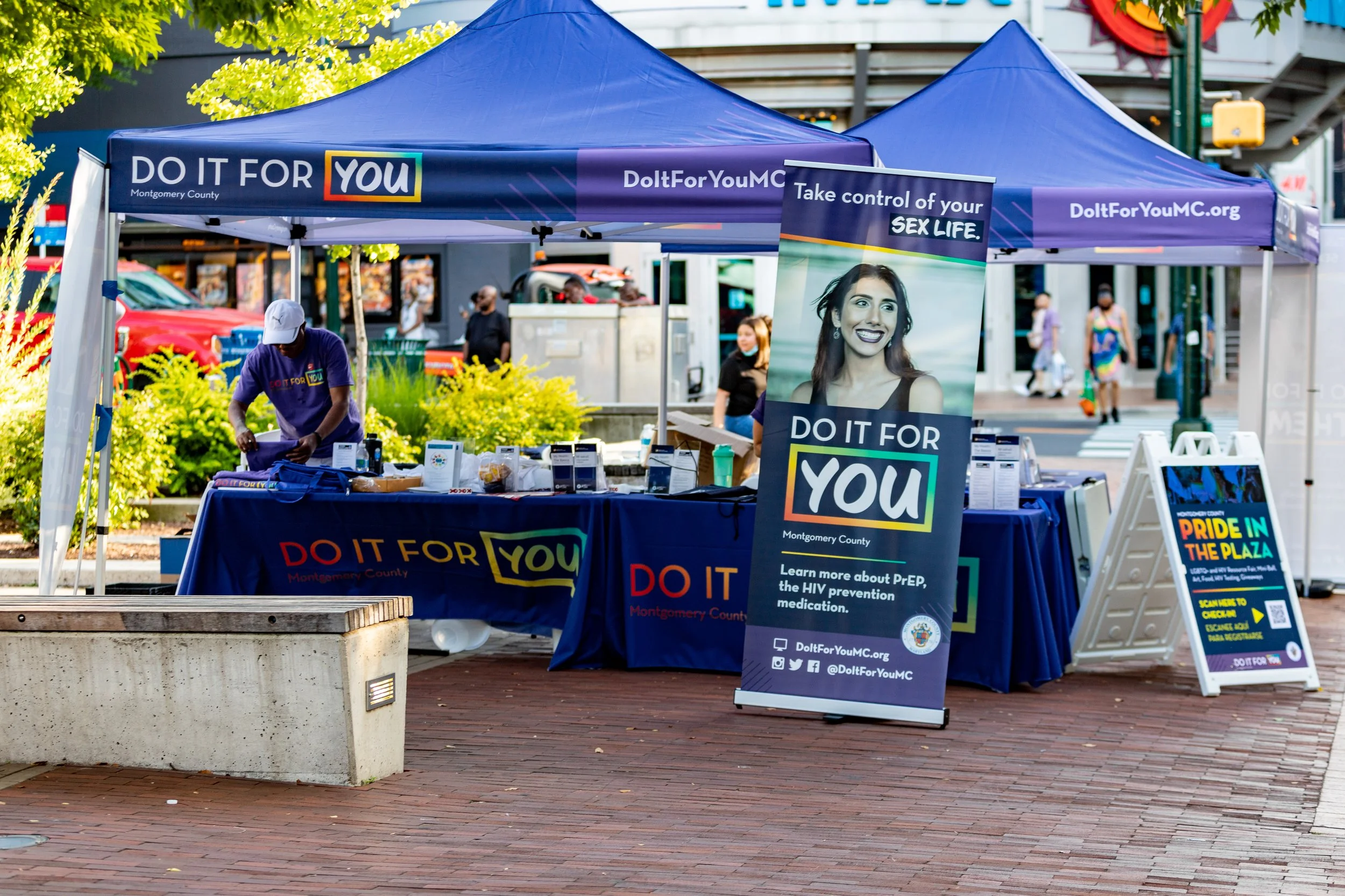 MC-EHE - Pride in the Plaza 71.jpg