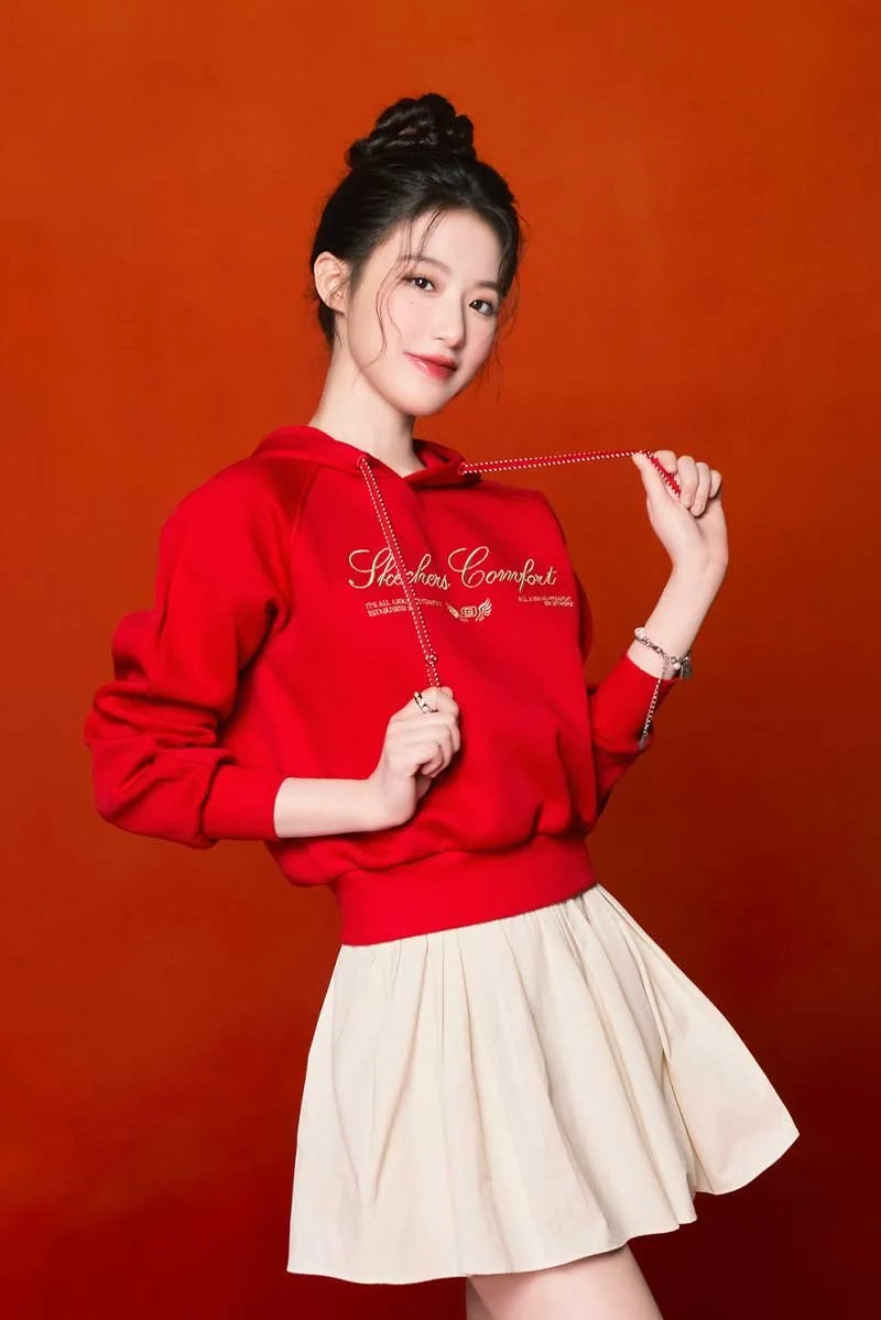 SKECHERS × SHUHUA｜HOTSHOT – RETRO IN RED