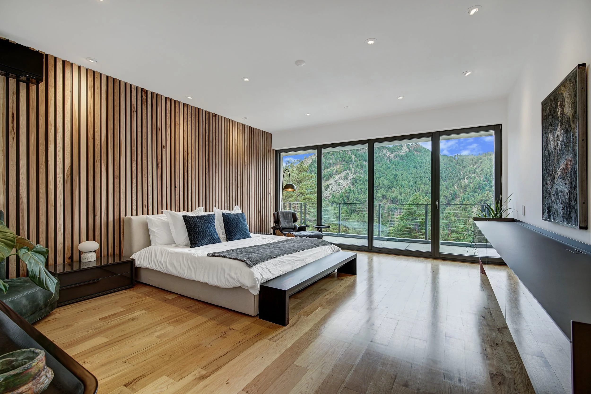 10 Primary Bedroom.jpg