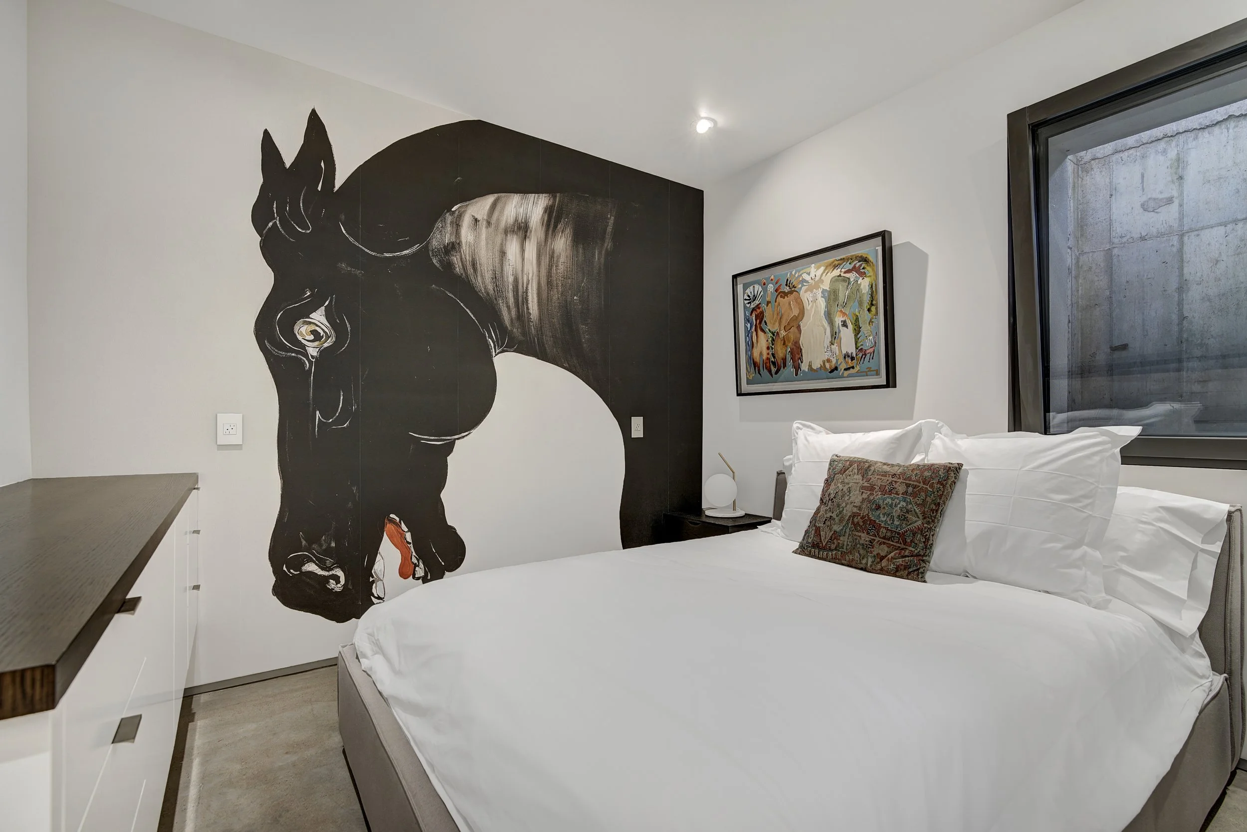 15 Guest Bedroom.jpg