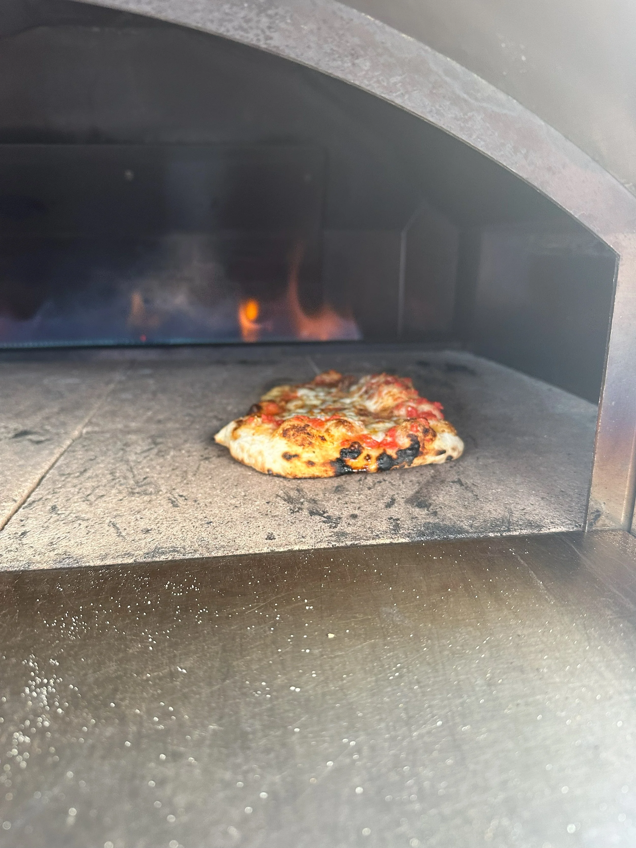 Pizza_im_ofen 1_WES.jpg