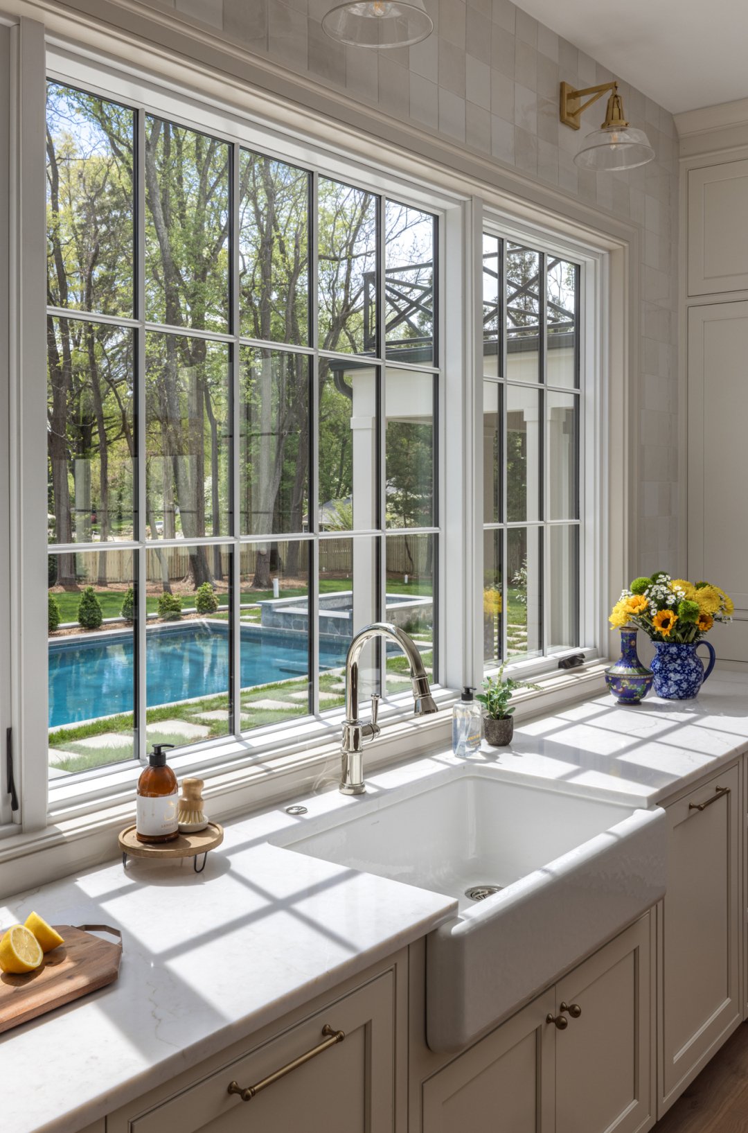 How would you like to have this view from your kitchen window??😍☀️

Photo | @jennverrierphoto
Builder | @brusharborhomes
Sold by | @thornettcorder

.
.
.

#SummerVibes #PoolsideParadise #BackyardGoals #OutdoorLiving #DreamBackyard #PoolGoals #SunnyD