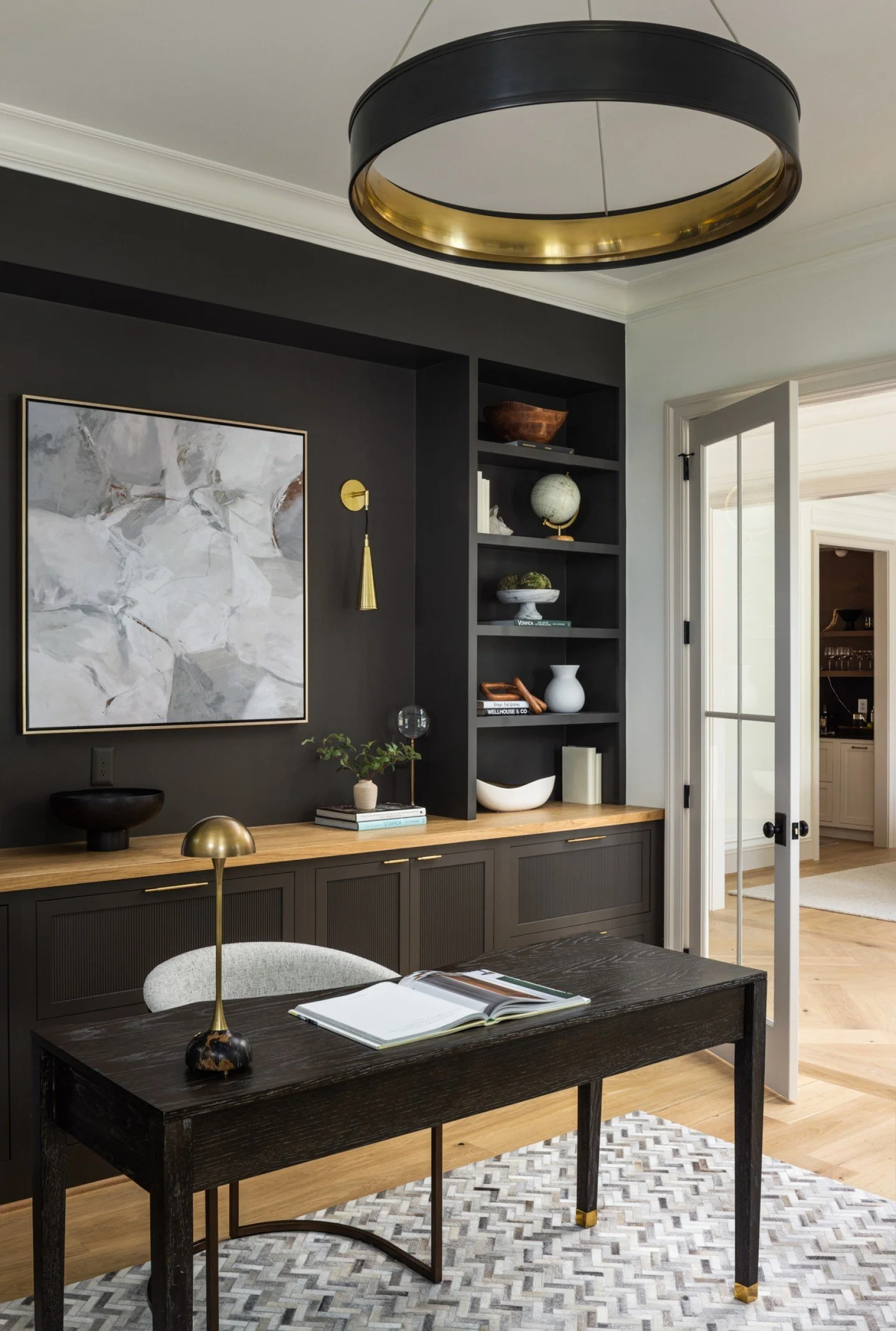 Dark or light? ✨

Two home offices, two completely different moods.

Whether you love the cozy depth of SW Urbane Bronze or the bright calm of SW Alabaster (with reeded wood details of course), the best workspace is the one that feels like you.  And 