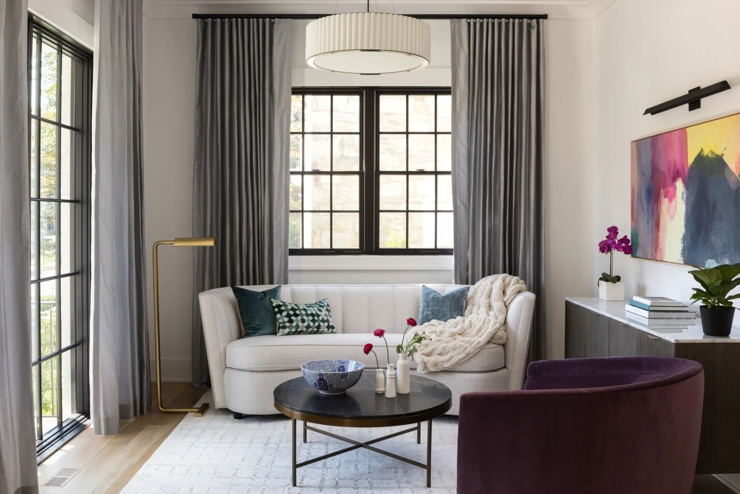 A chair, some sunshine, and a pop of color&hellip; what more could we possibly need?!
.
.
.
#cozycorner #interiorinspo #homedetails #designvibes #cozyhome #styledspaces