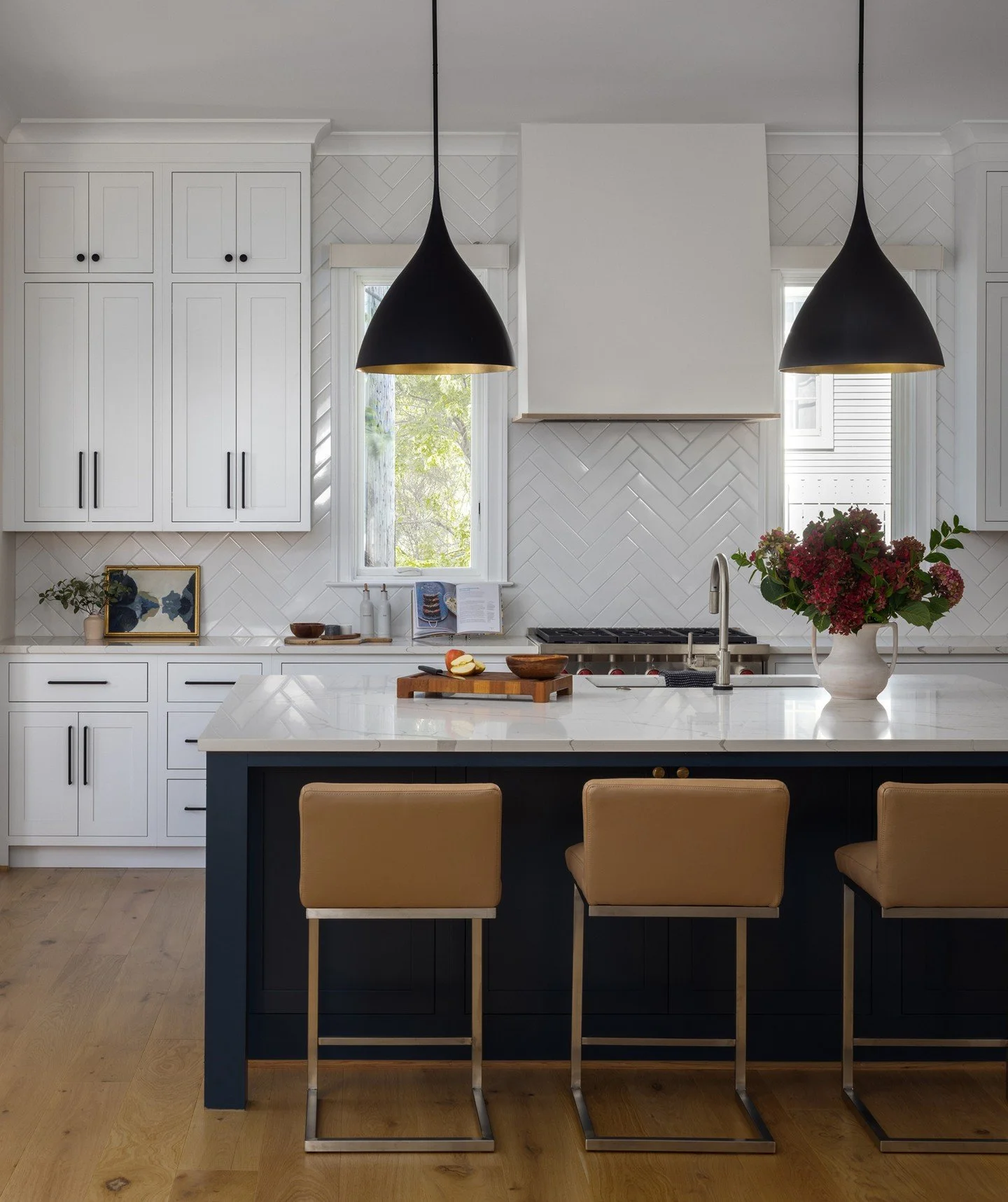 The brief was classic colonial with a modern edge &mdash; then they said "blue island" and we said yes, immediately. 🤍

Builder: @brusharborhomes
Photos: @jennverrierphoto
Cabinetry: @studio37cabinetry
.
.
.
#wellhouseandco #timelessdesign