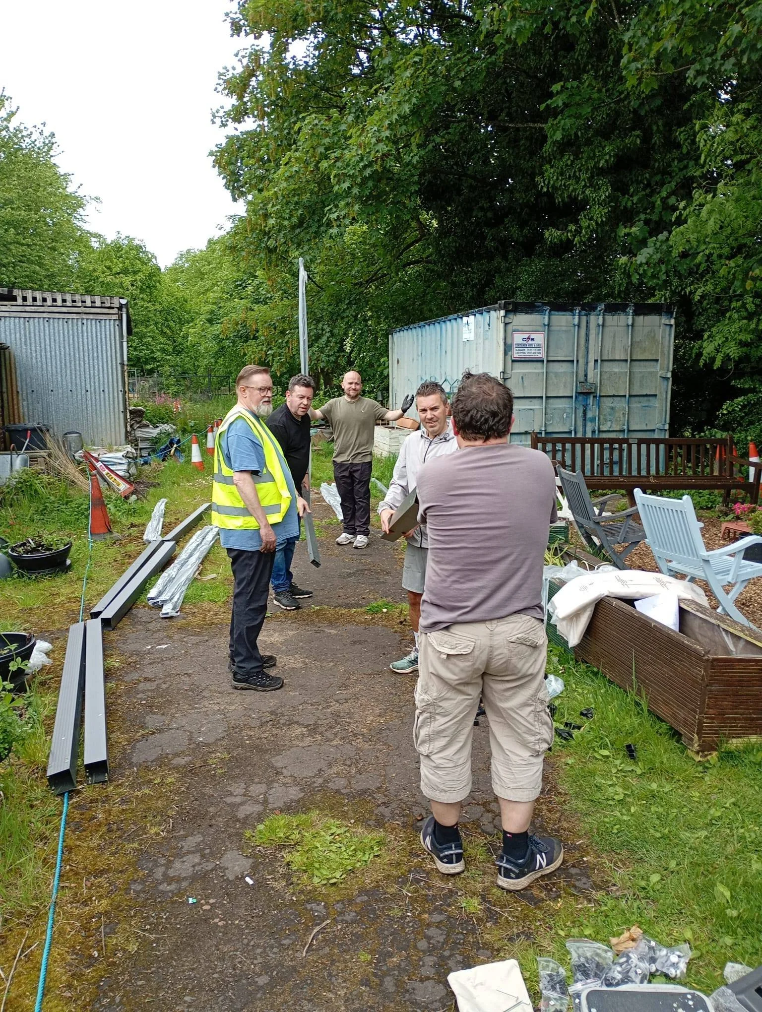 Aviva Volunteers Make a Big Difference at Barshaw Park