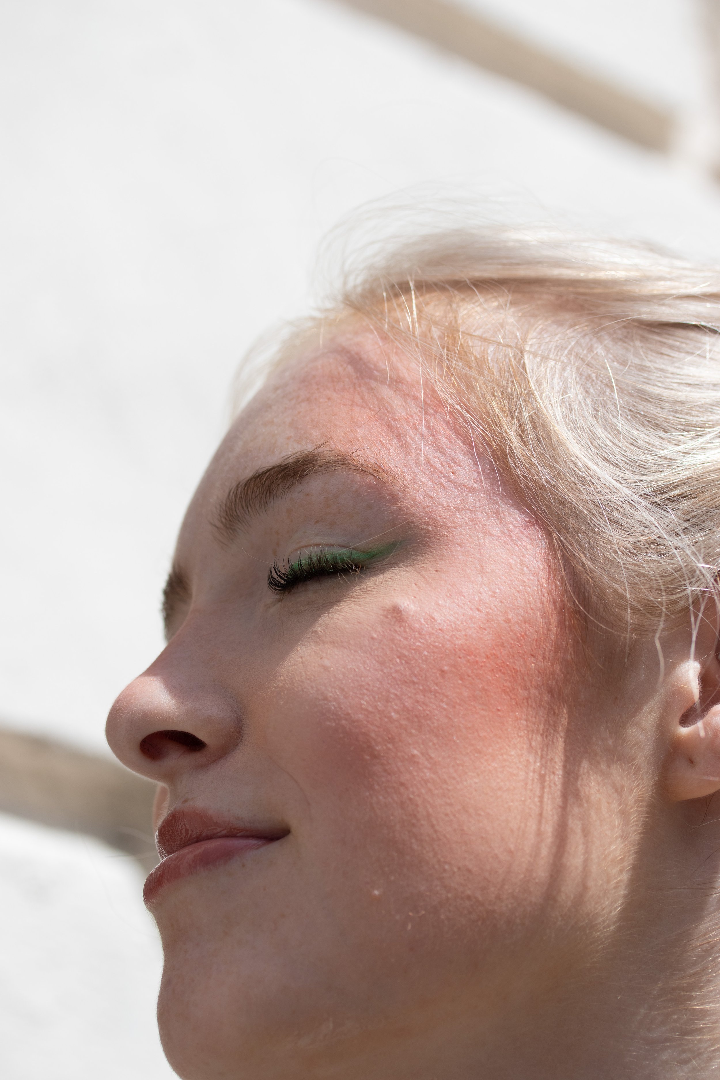 040523Abi Doorstep_6.jpg