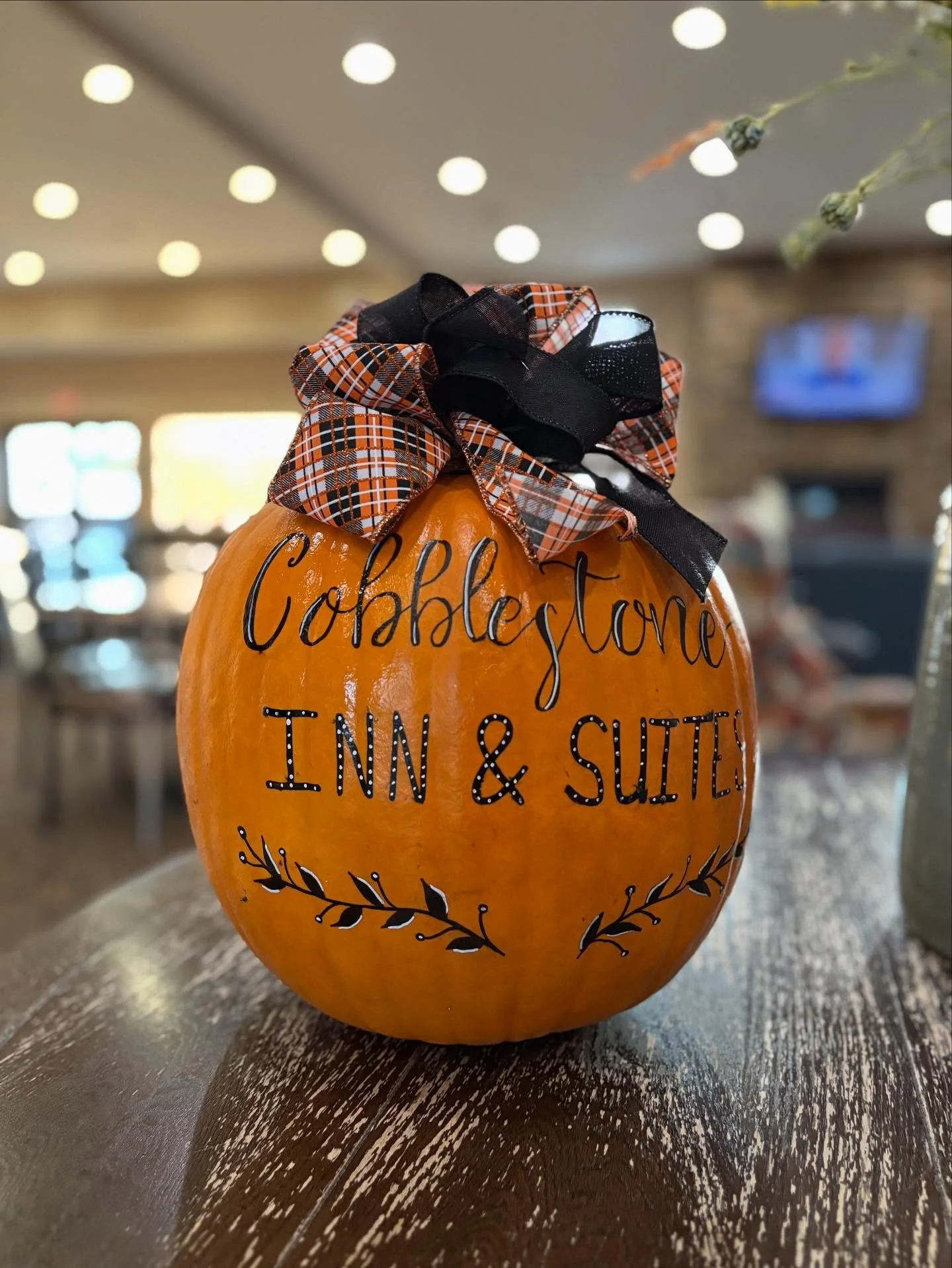 Cobblestone Inn &amp; Suites Fort Madison, is getting into the spirit of the season! 🍂 

🍁SOUTHEAST IOWA FALL GETAWAY
https://www.visitfortmadison.com/fall-getaway-package

#fallseason #iowa #findyourfortmadison #getaway #southeastiowa #pumpkinpatc