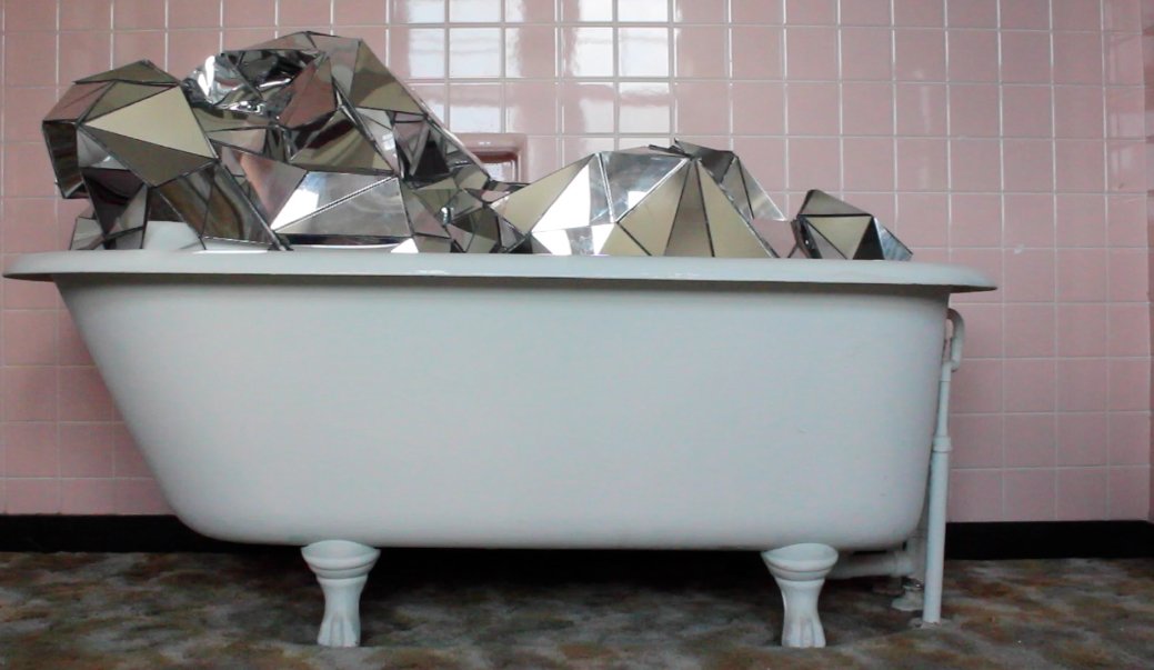 Treacle-bathtub.jpg