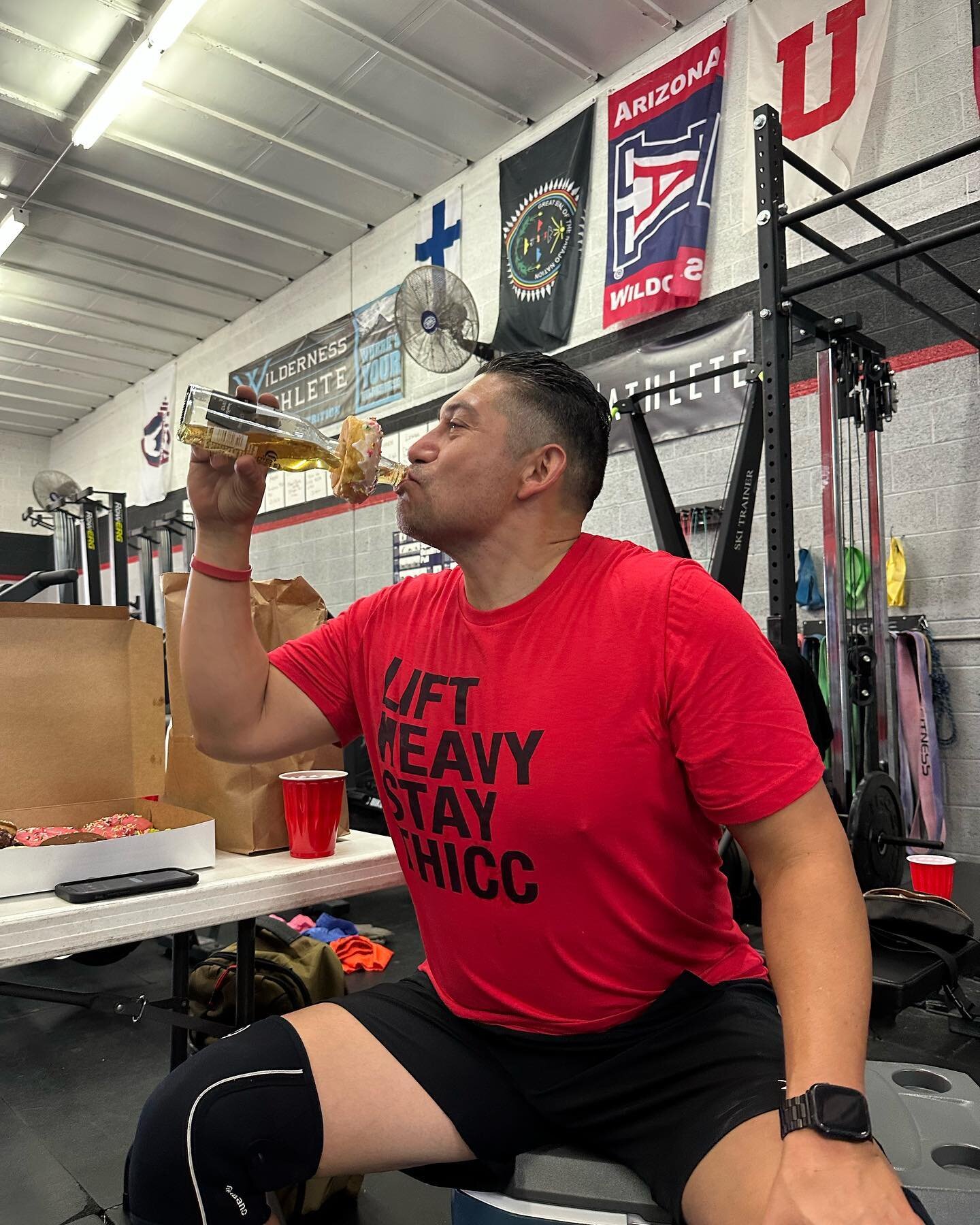@d_g_64 rocking the ultimate ThiccFit combination, the donut around the neck of the Corona.

#staythicc #thiccfitapparel #crossfitfourpeaks #crossfit #crossfitlife