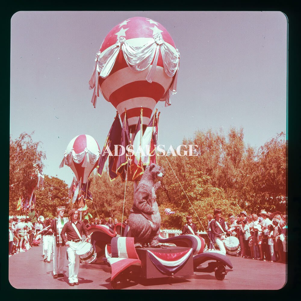 Vintage Disneyland - America on Parade 