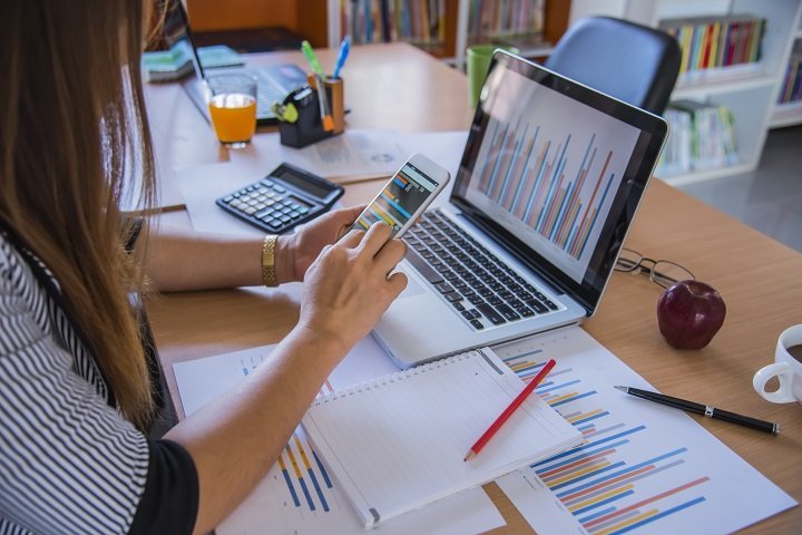 Few Reasons behind Hiring Social Media Manager for Businesses