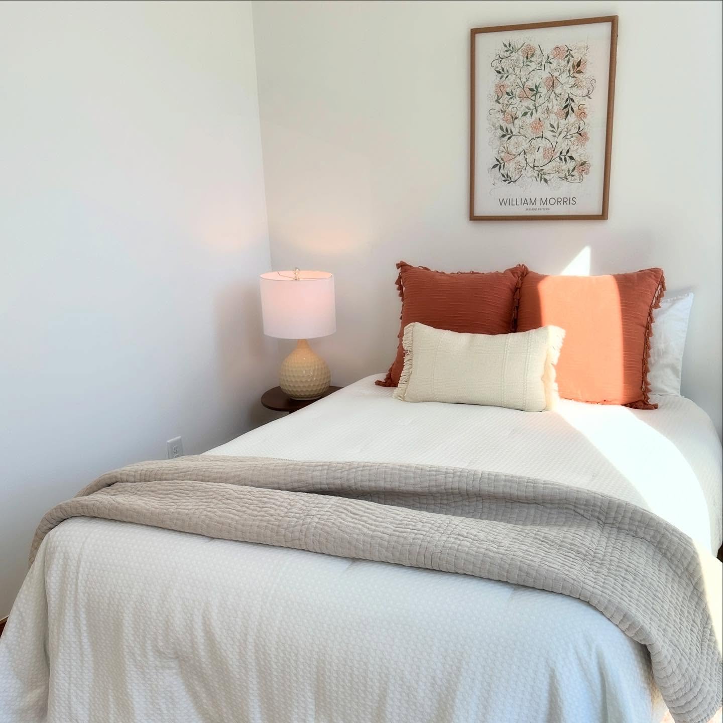 Good morning, light.☀️

#interiorstyling #homedecor #interiorstylist #homestaging #morninglight
