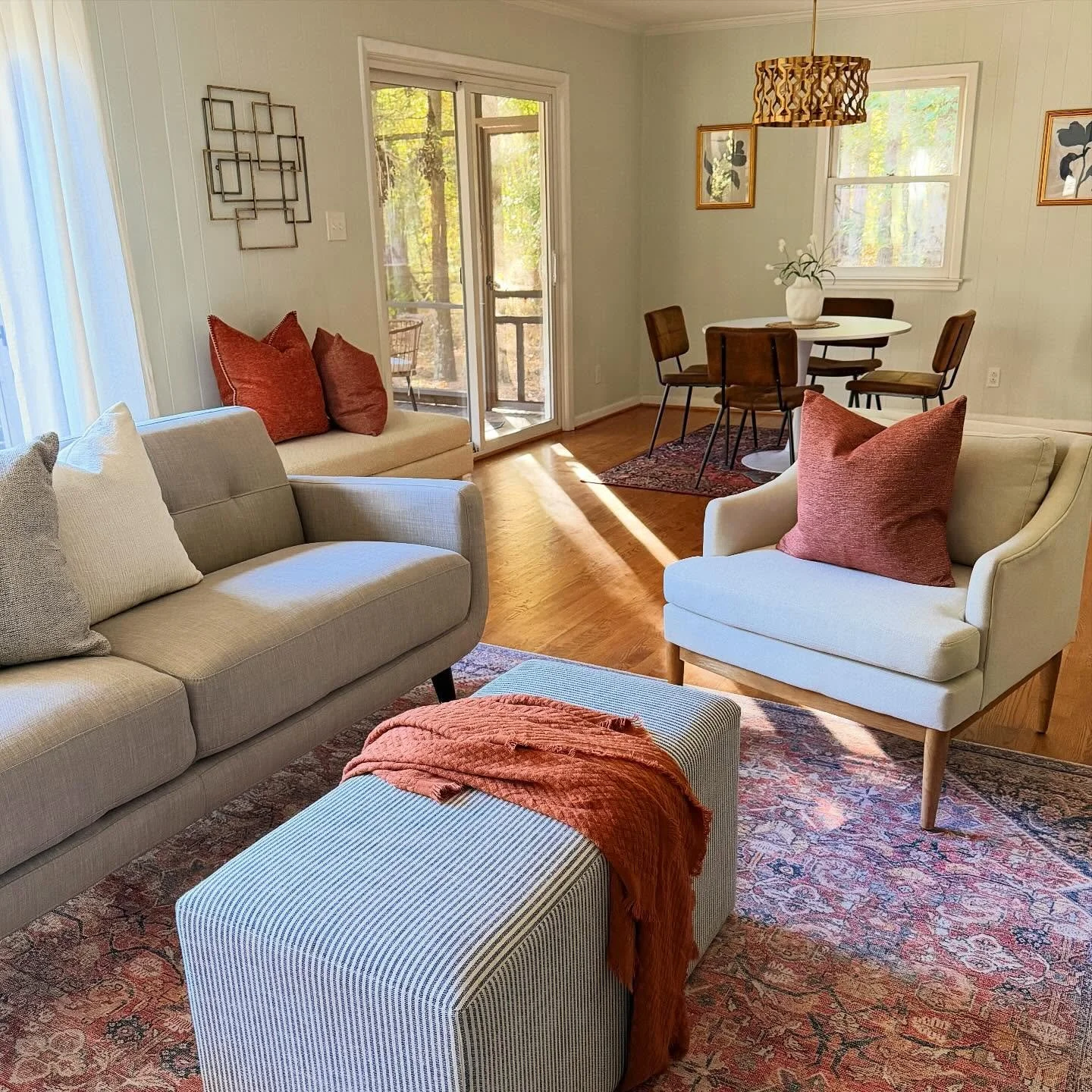 We love it when the spaces we style have such good light!

#naturallight #homedesign #interiorstyling #interiorstylist #homestaging #interiordesign