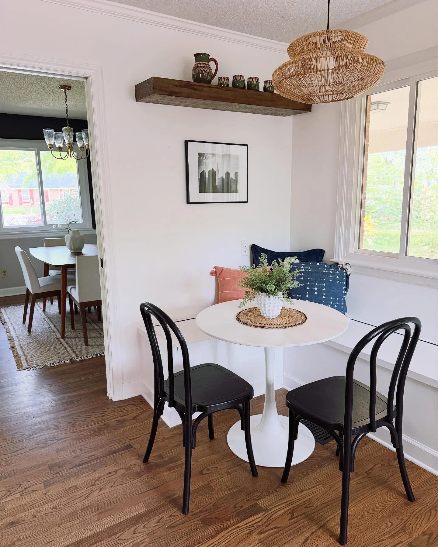 Just a cutie little nook. That&rsquo;s all. 

#kitchennook #interiorstyling #interiorstylist #homedecor #homestaging #interiordesign