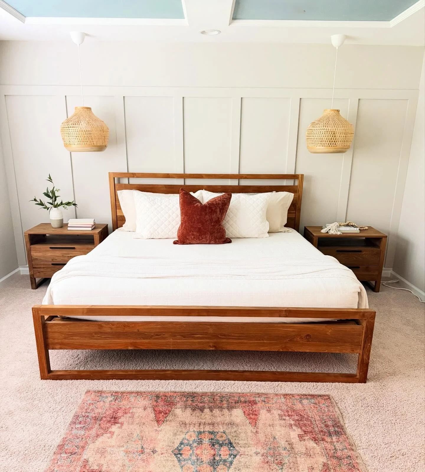 A boho bedroom with enough wall punch the accessories are minimal. 

#bohobedroom #interiorstylist #interiorstyling #homestaging #interiordesign