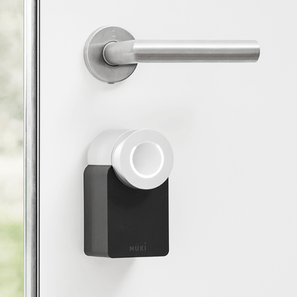 Nuki Smart Lock Pro Black on white door.png
