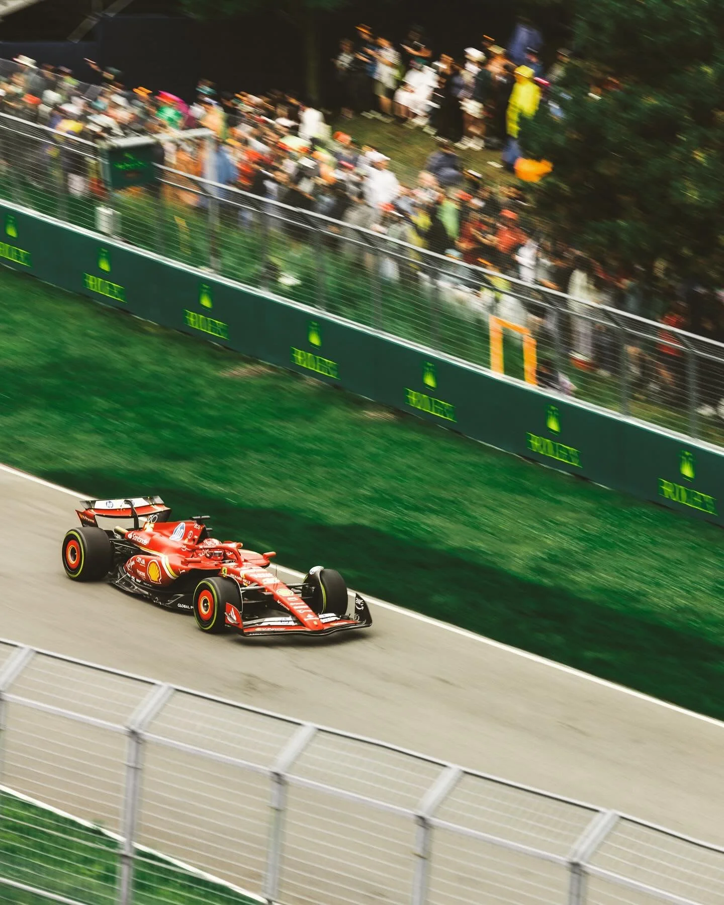 ✅ Attend a F1 Grand Prix