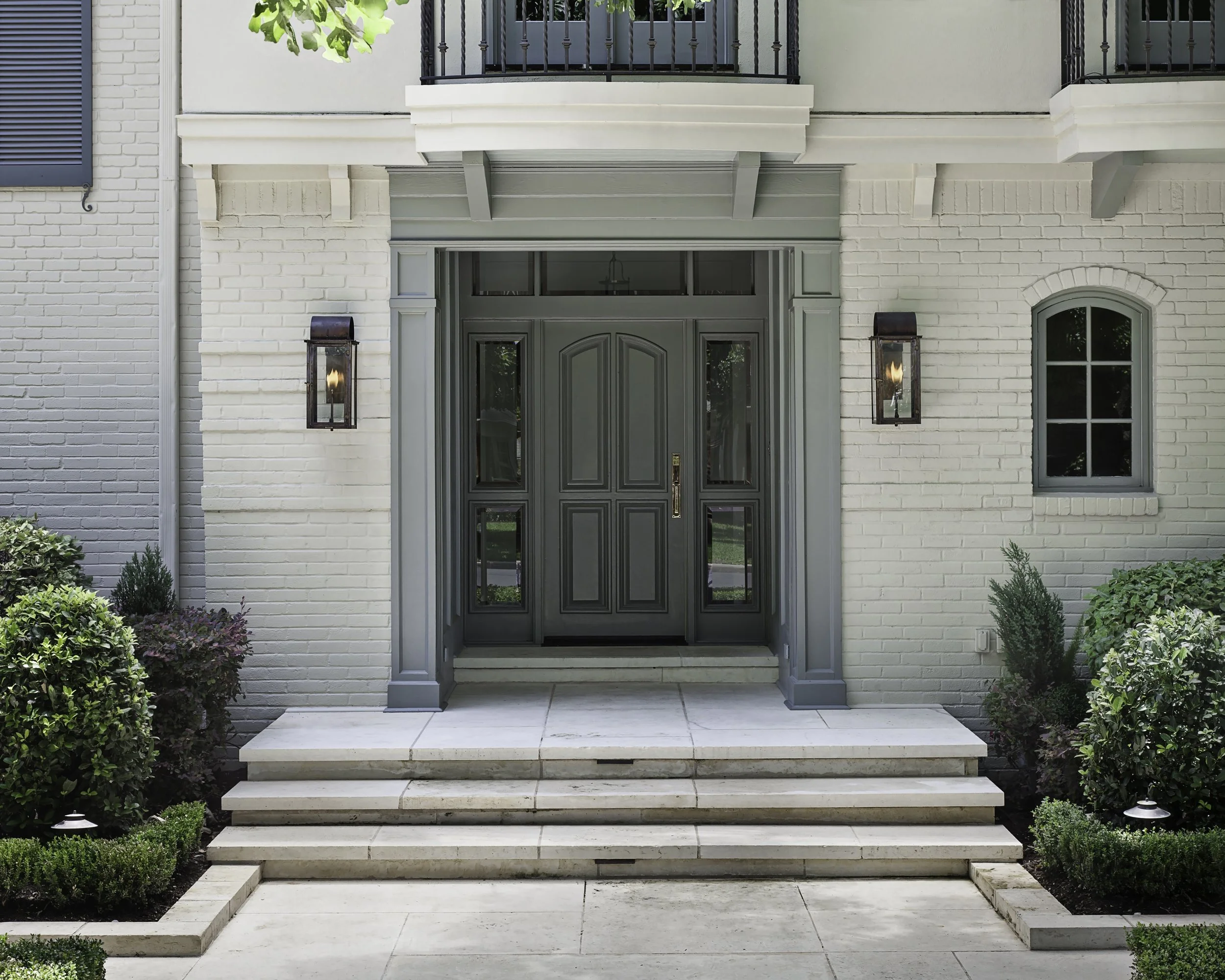 amandaBruemmer_haris_entryExterior.jpg