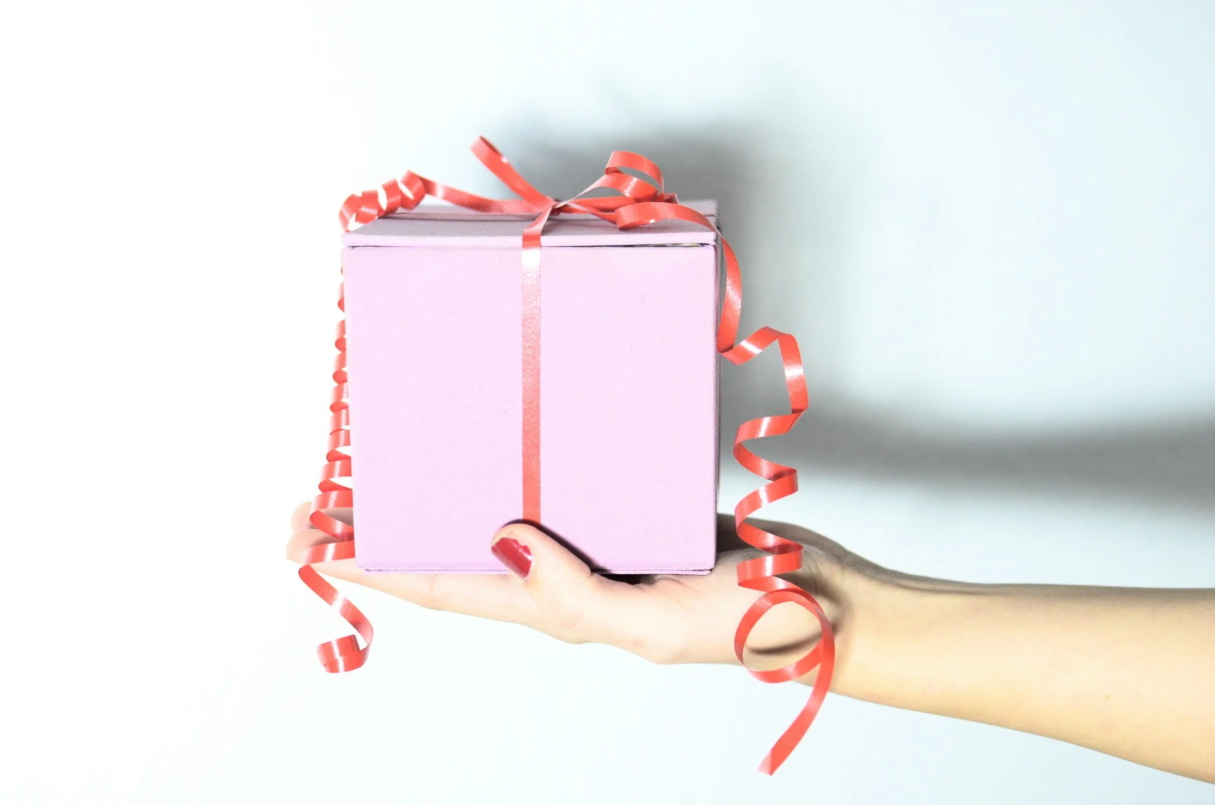 The Feng Shui Guide to Picking the Perfect Wedding Gift
