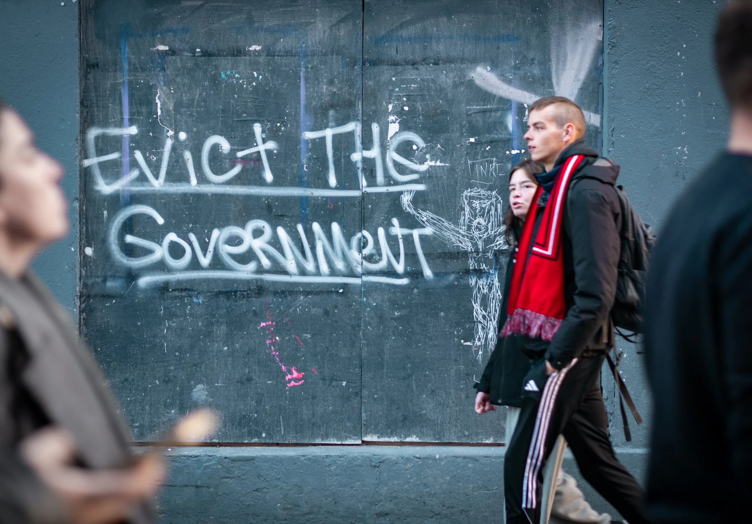 Evict the government