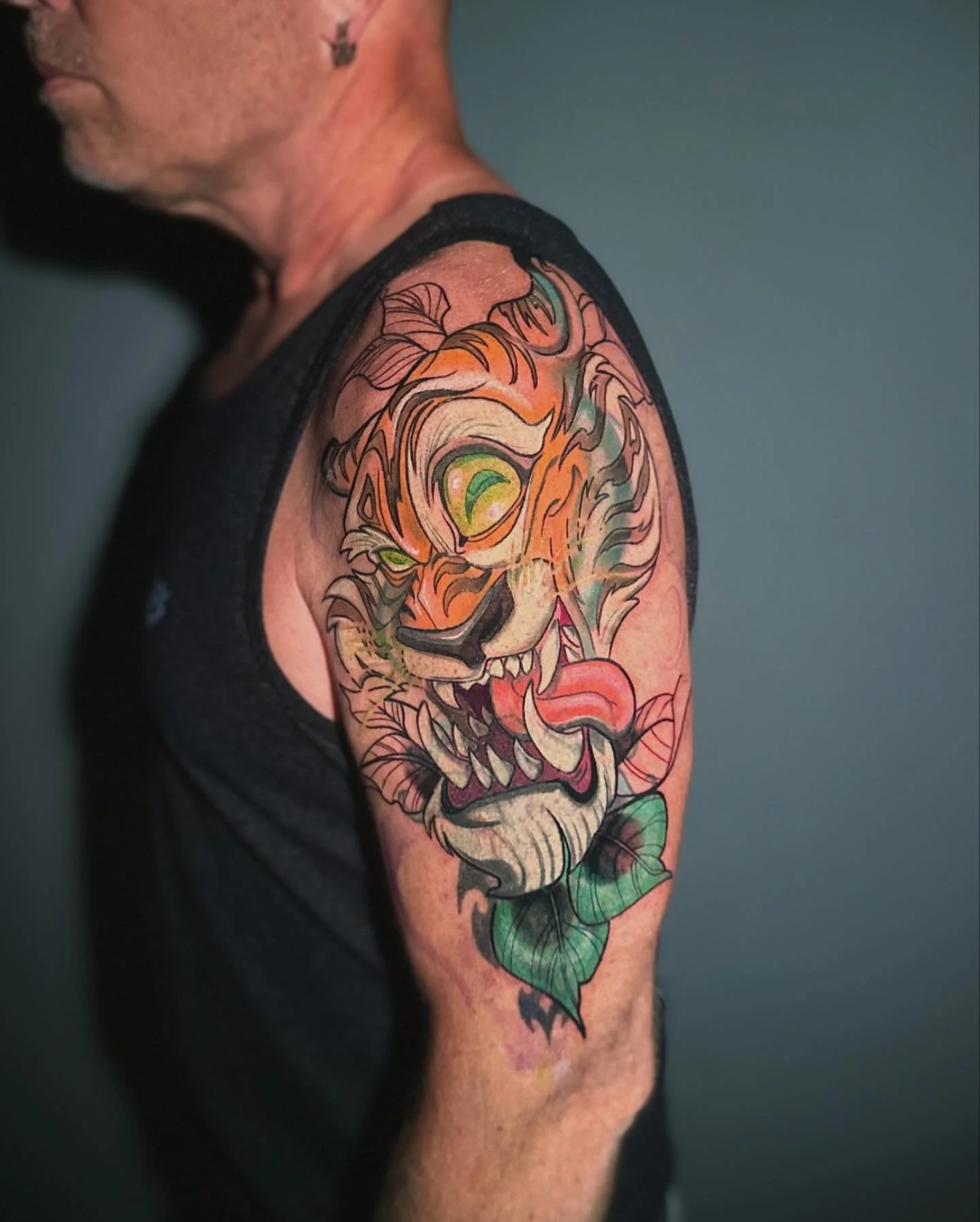 ⚠️not my design⚠️ swipe 👉🏼 to see the before! but had fun starting this huge cover up today. It was an honor to recreate a design from such a great artist @tonyciavarro 
-
-
-
-
#tattooshop #tattoo #coveruptattoo #tattooart #colortattoo #colortatto