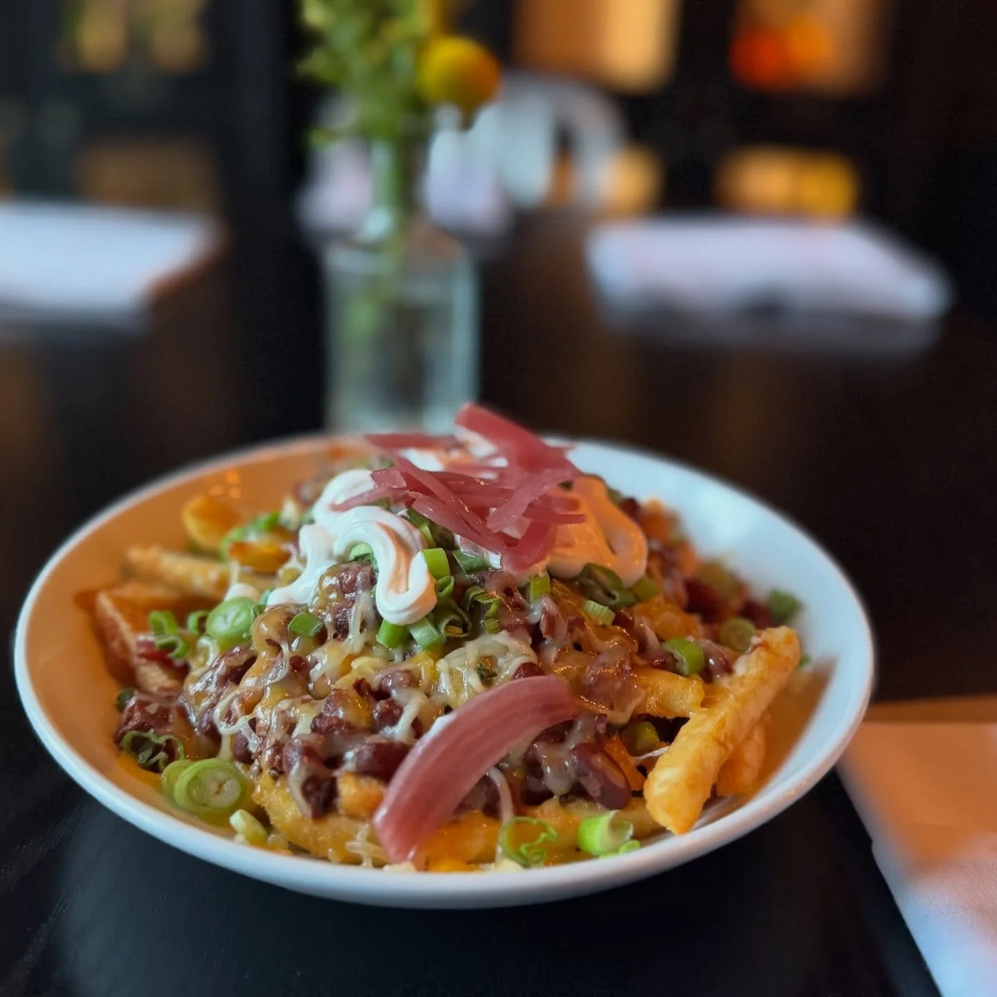NEW SPECIAL 🚨
Smoked Brisket Chili Fries
@rancho_gordo pinguito beans, onions, cheddar, sour cream &mdash; stacked high and impossible to ignore.

💸 $12
⏰ Available ALL DAY
🕦 Open today 11:30&ndash;9pm

This is your sign.
📍 The Q Restaurant &amp;