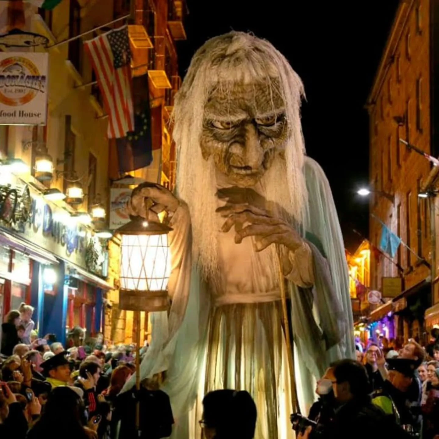 Travel with us to the birthplace of Halloween 🎃, Ireland! 🇮🇪 🍀 👻 

The festival of Samhain celebrated the end of the harvest and the Celtic New Year. It both honored the dead and celebrated a new season, and was a time for inspiration and rebirt