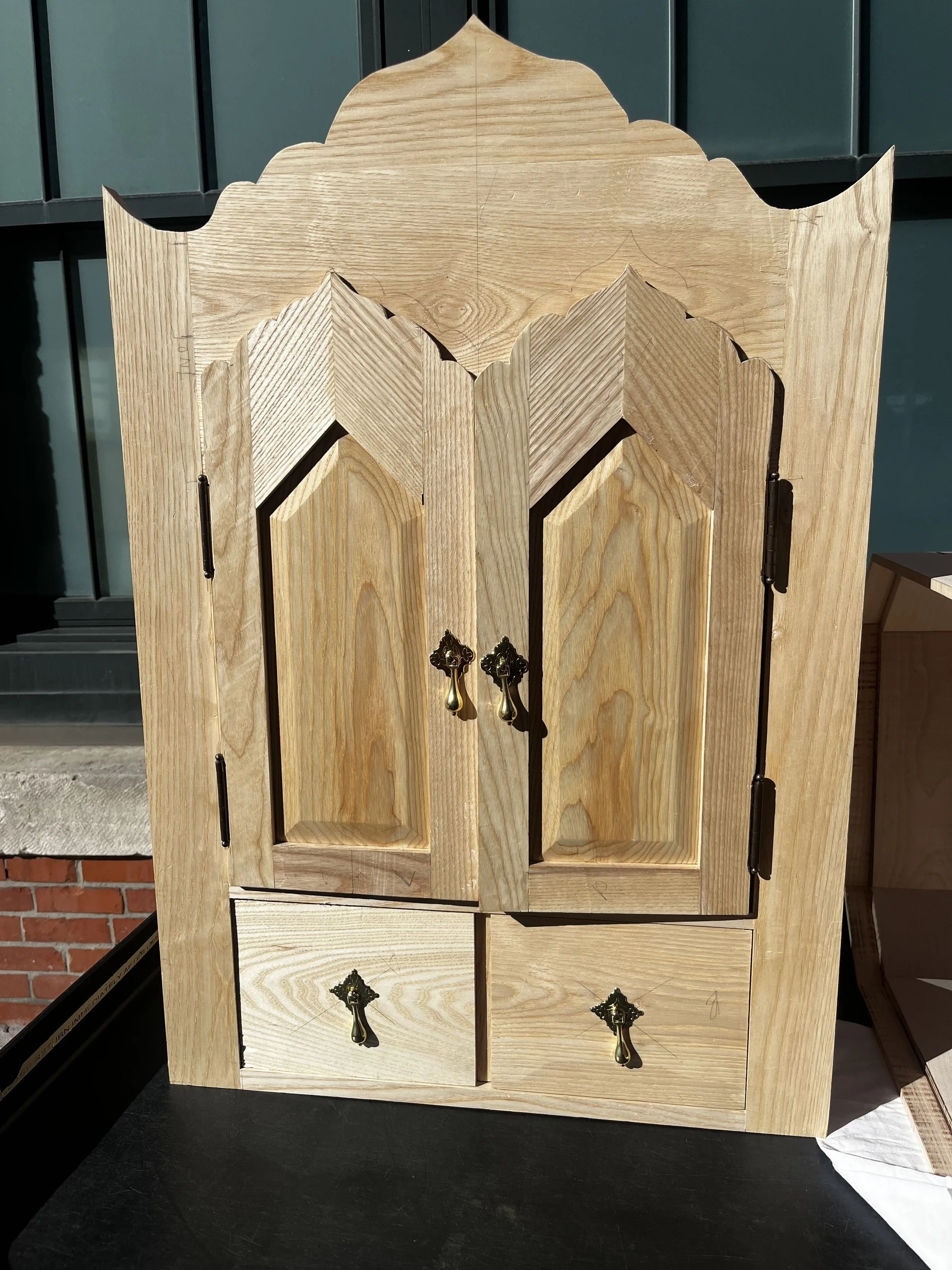 Cabinet 26"x21"x11": Ash (Unfinished)